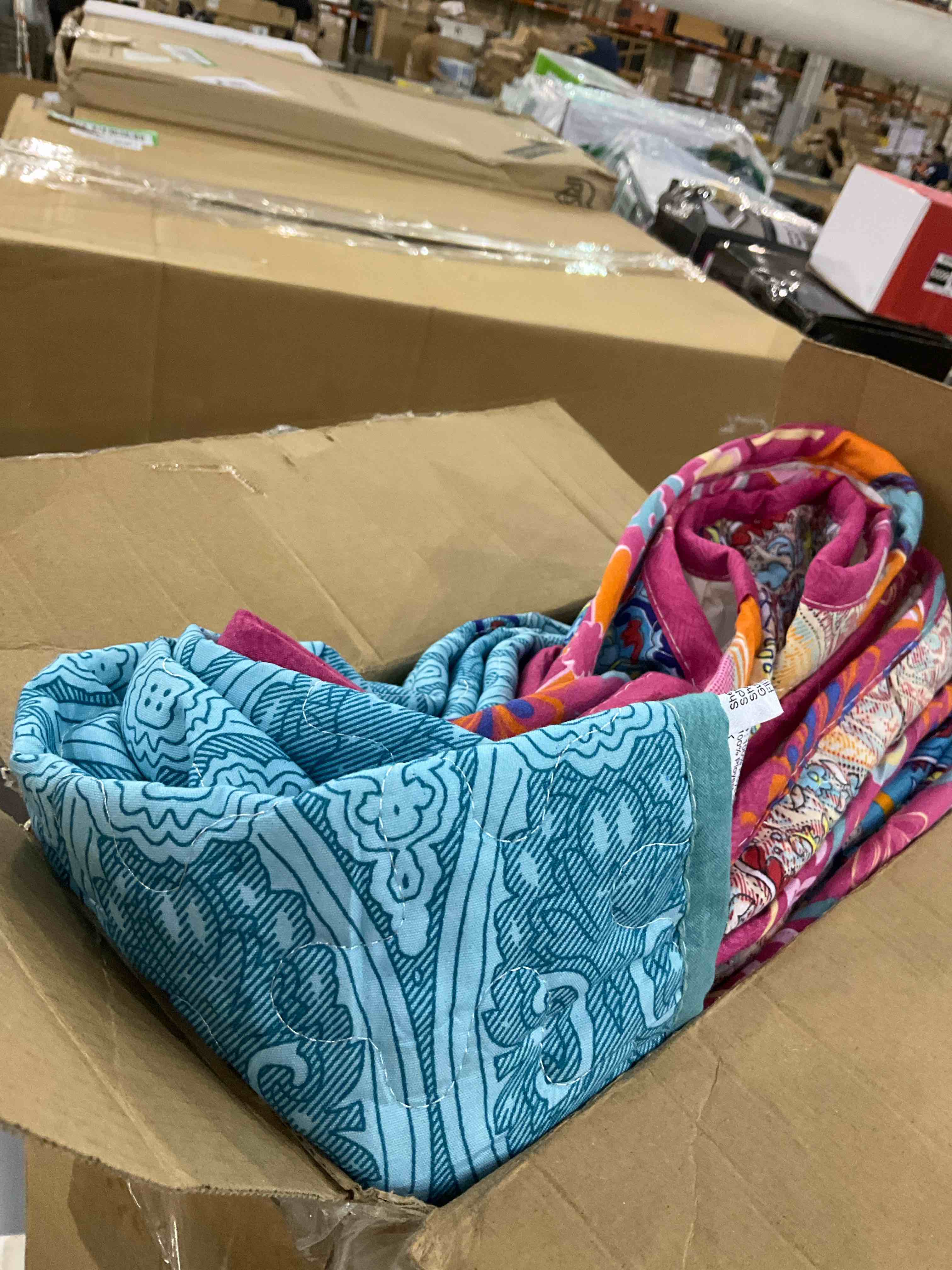 https://s3.amazonaws.com/lotting-images-prod/BargainHunt/EXS01567525_1715945255697.jpeg