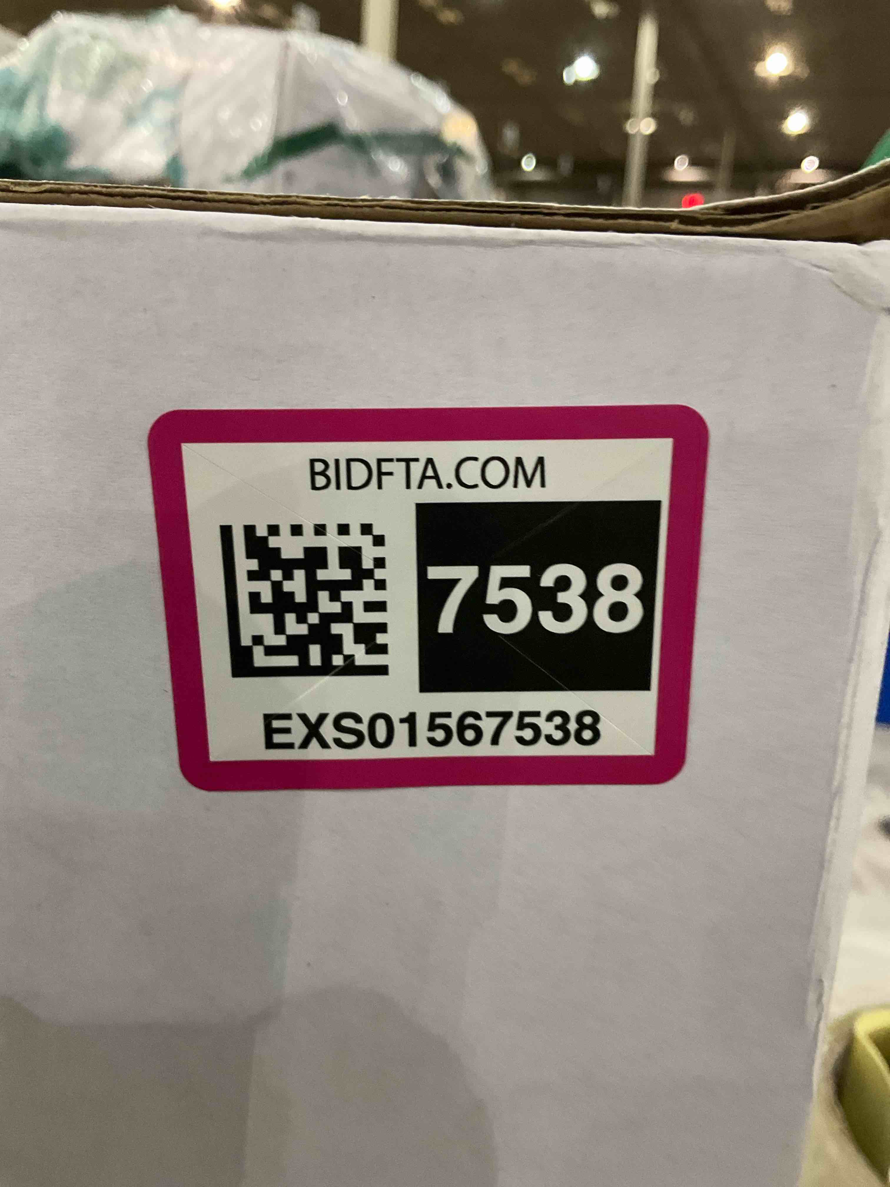 https://s3.amazonaws.com/lotting-images-prod/BargainHunt/EXS01567538_1715946598376.jpeg