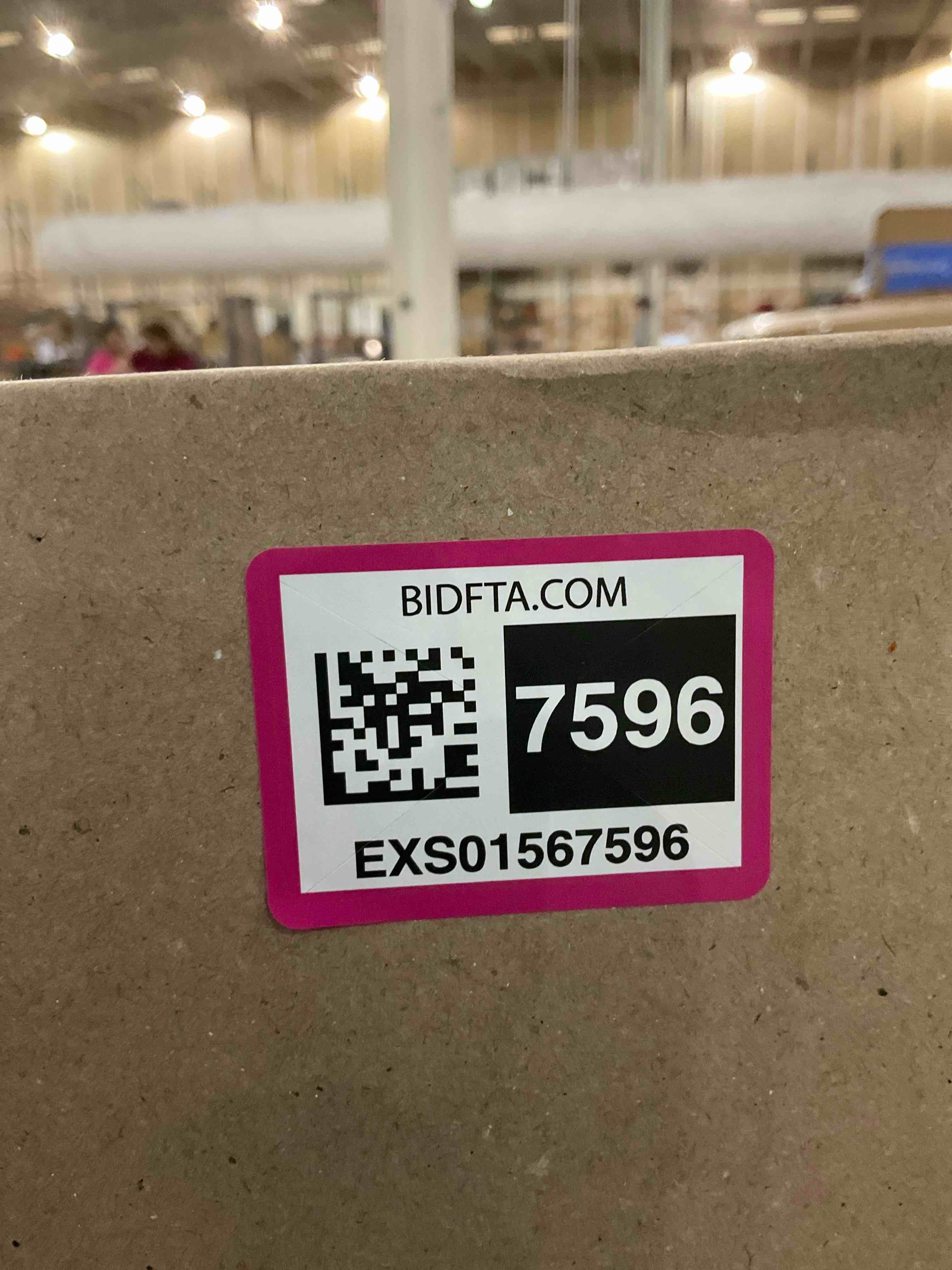 https://s3.amazonaws.com/lotting-images-prod/BargainHunt/EXS01567596_1715954761732.jpeg