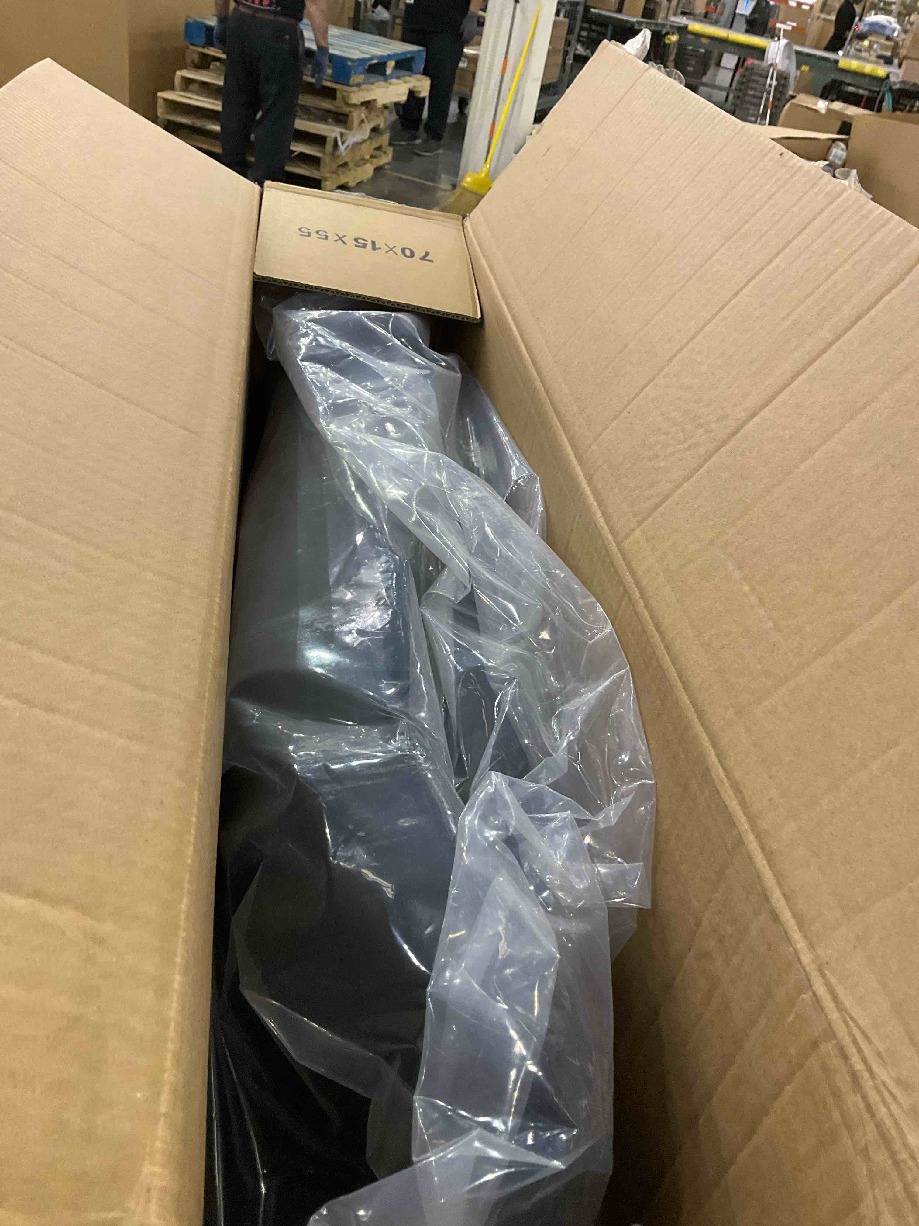 https://s3.amazonaws.com/lotting-images-prod/BargainHunt/EXS01567603_1715955710144.jpeg