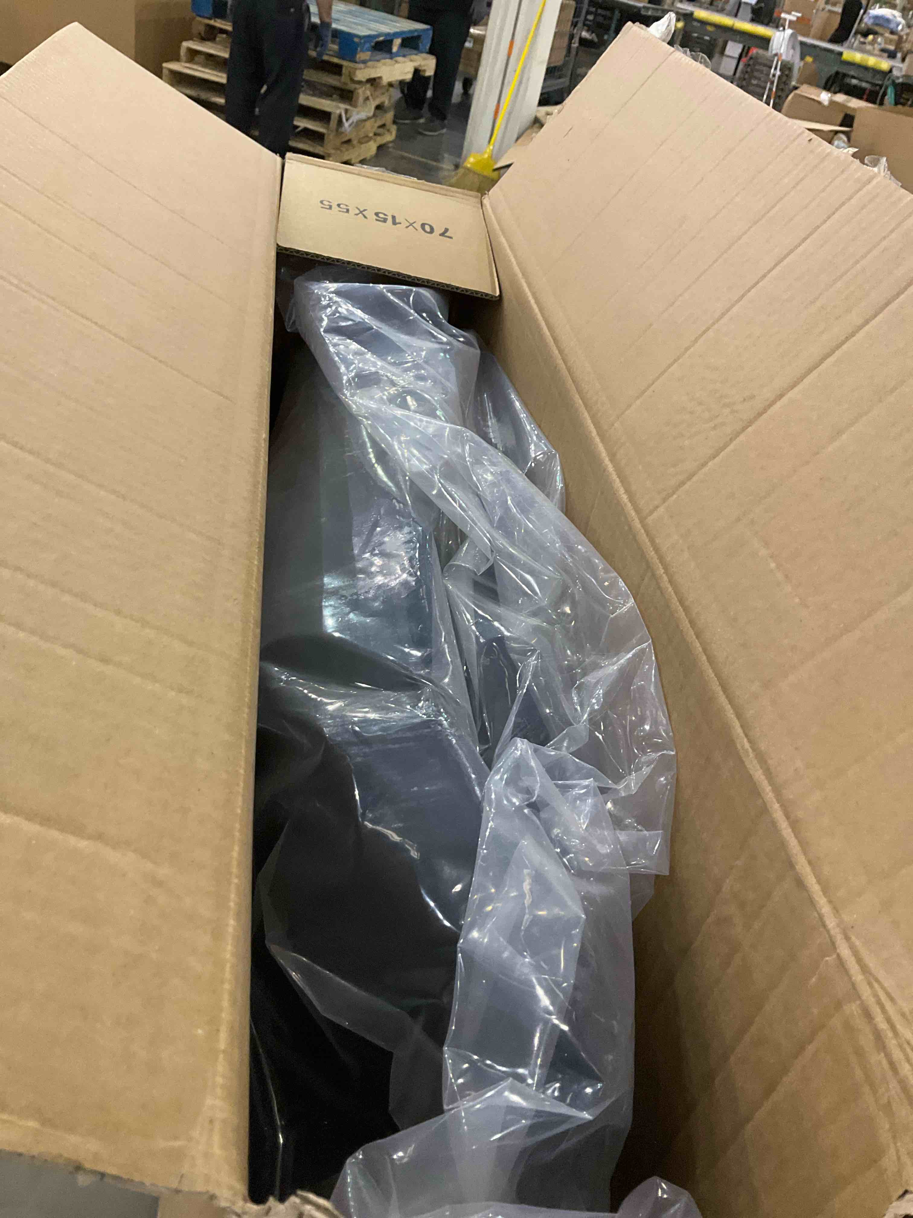 https://s3.amazonaws.com/lotting-images-prod/BargainHunt/EXS01567603_1715955711353.jpeg