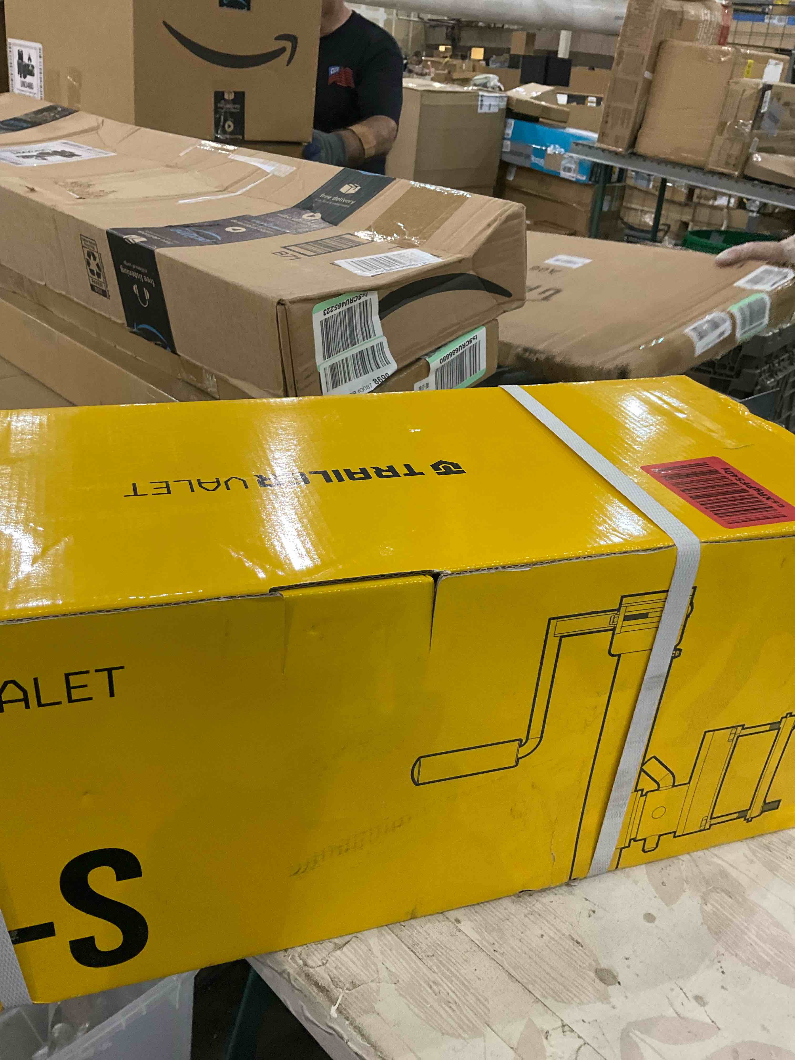https://s3.amazonaws.com/lotting-images-prod/BargainHunt/EXS01567619_1715958728903.jpeg