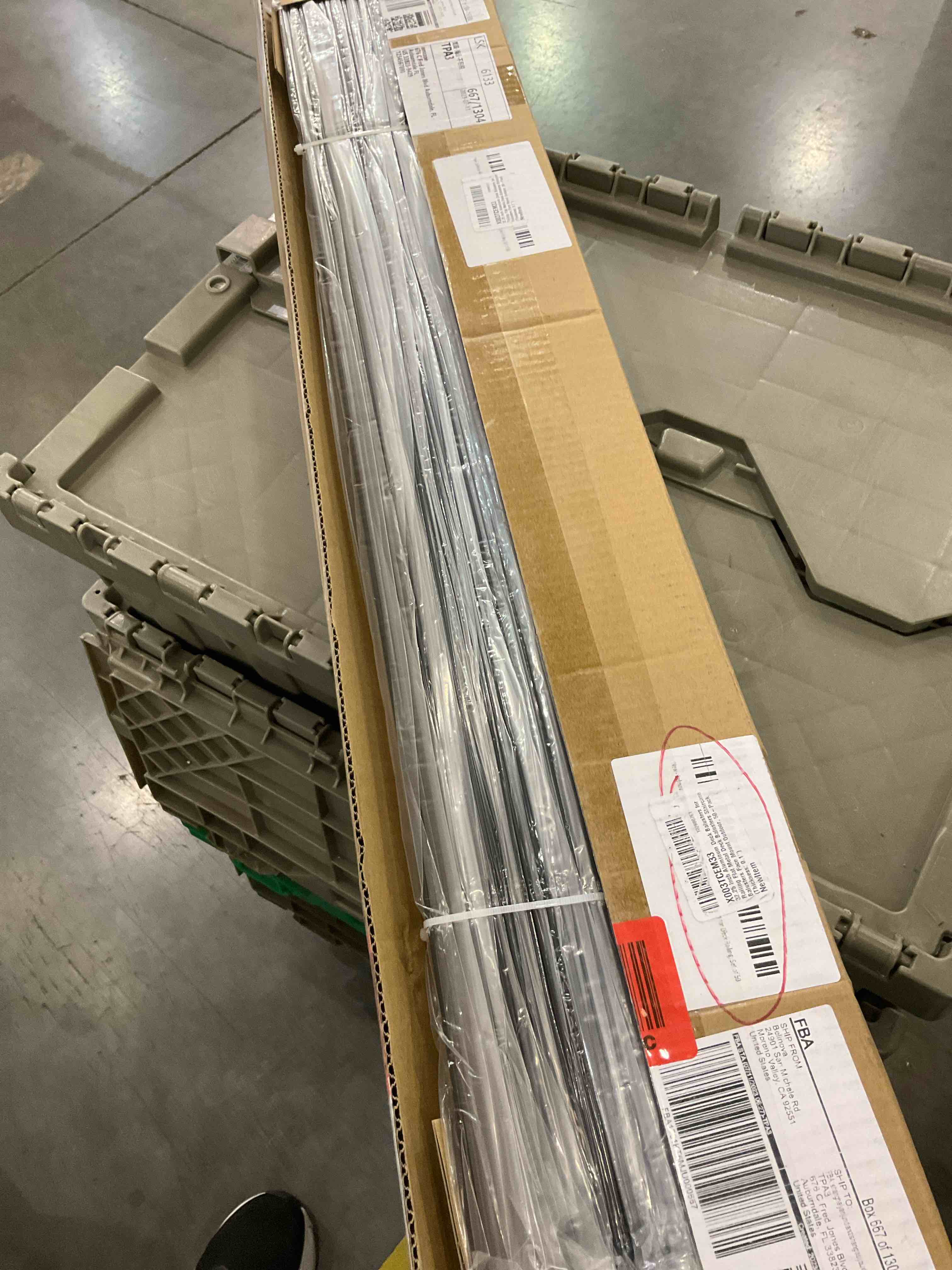 https://s3.amazonaws.com/lotting-images-prod/BargainHunt/EXS01567624_1715959476847.jpeg