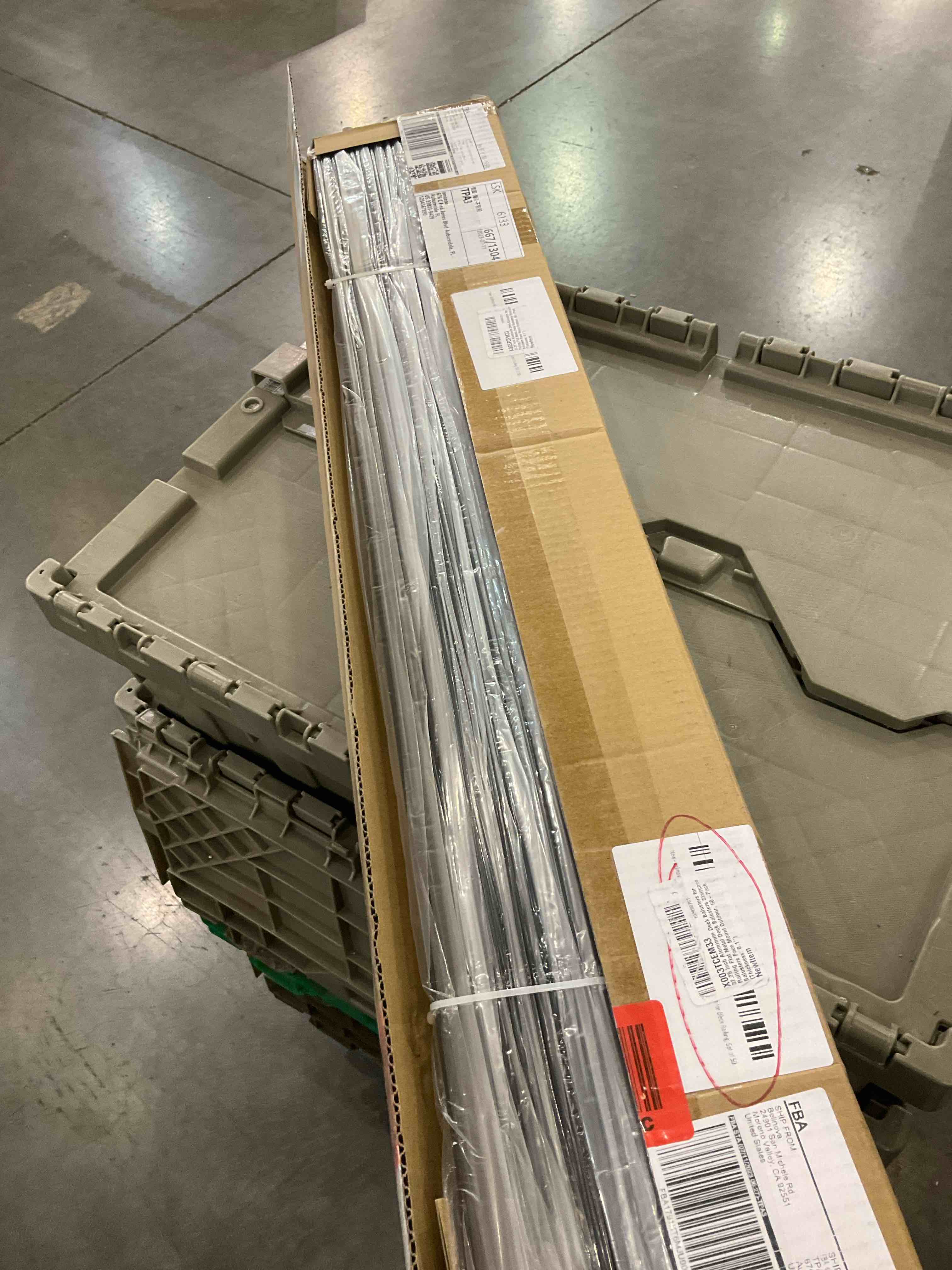 https://s3.amazonaws.com/lotting-images-prod/BargainHunt/EXS01567624_1715959478144.jpeg