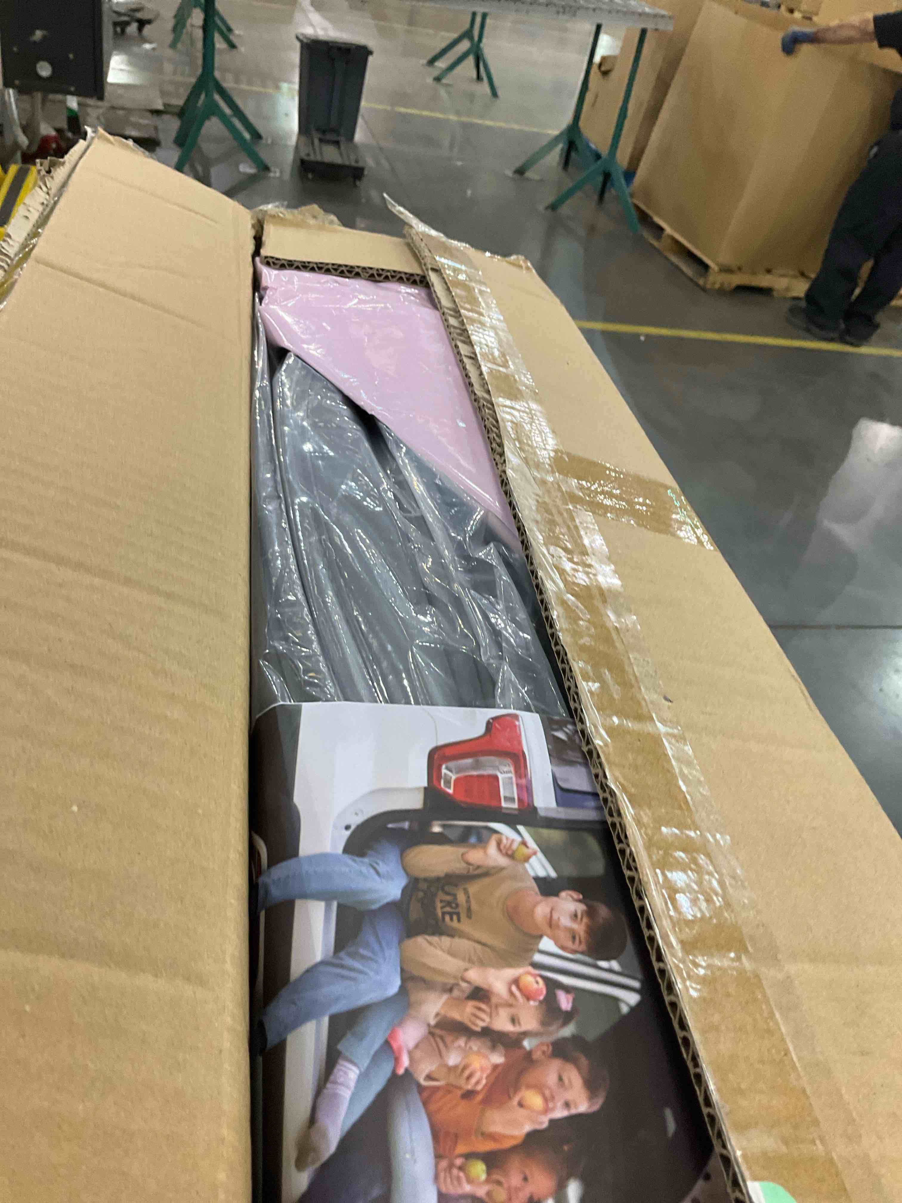 https://s3.amazonaws.com/lotting-images-prod/BargainHunt/EXS01567679_1715971407346.jpeg