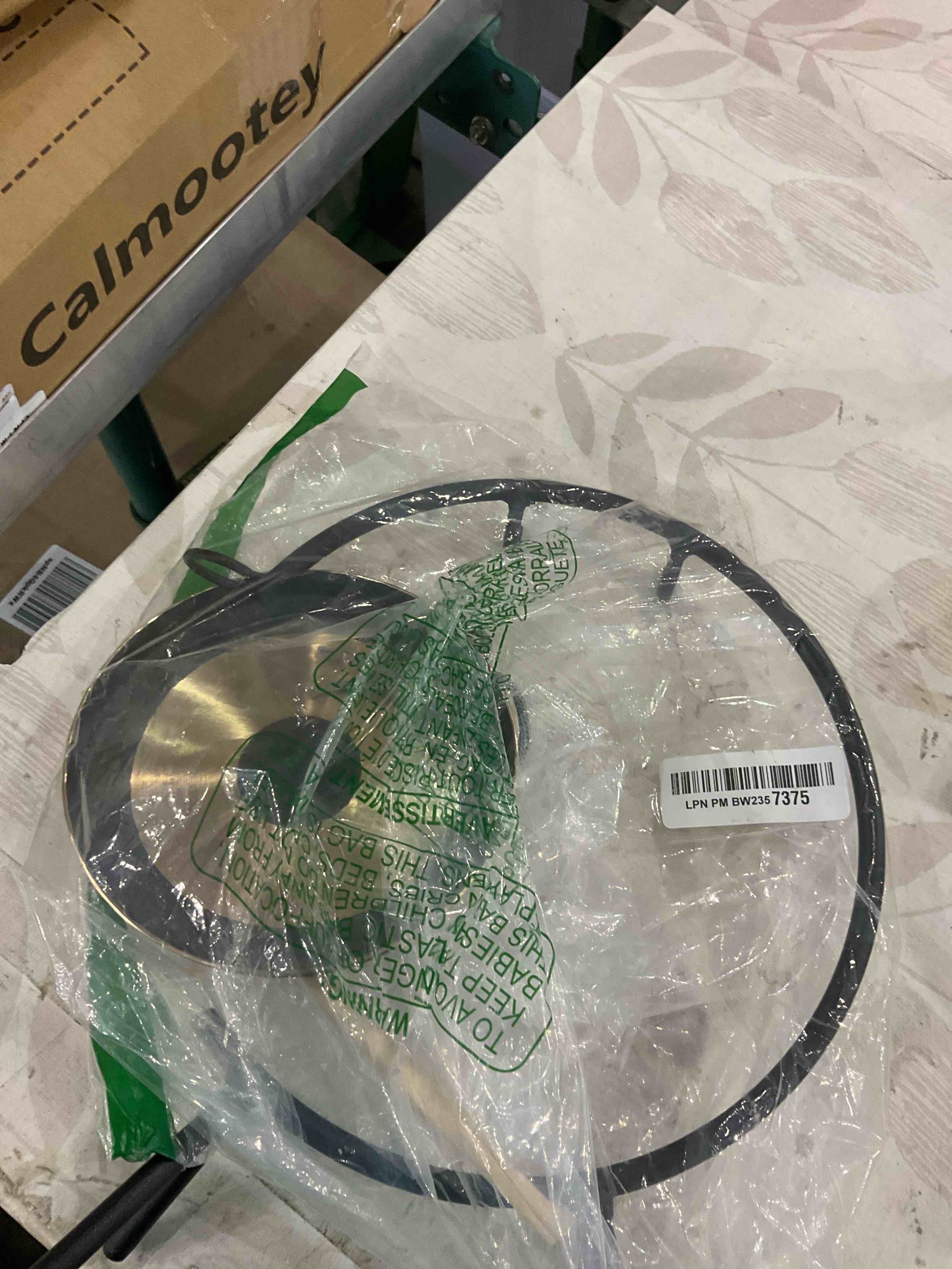 https://s3.amazonaws.com/lotting-images-prod/BargainHunt/EXS01567695_1716204421846.jpeg