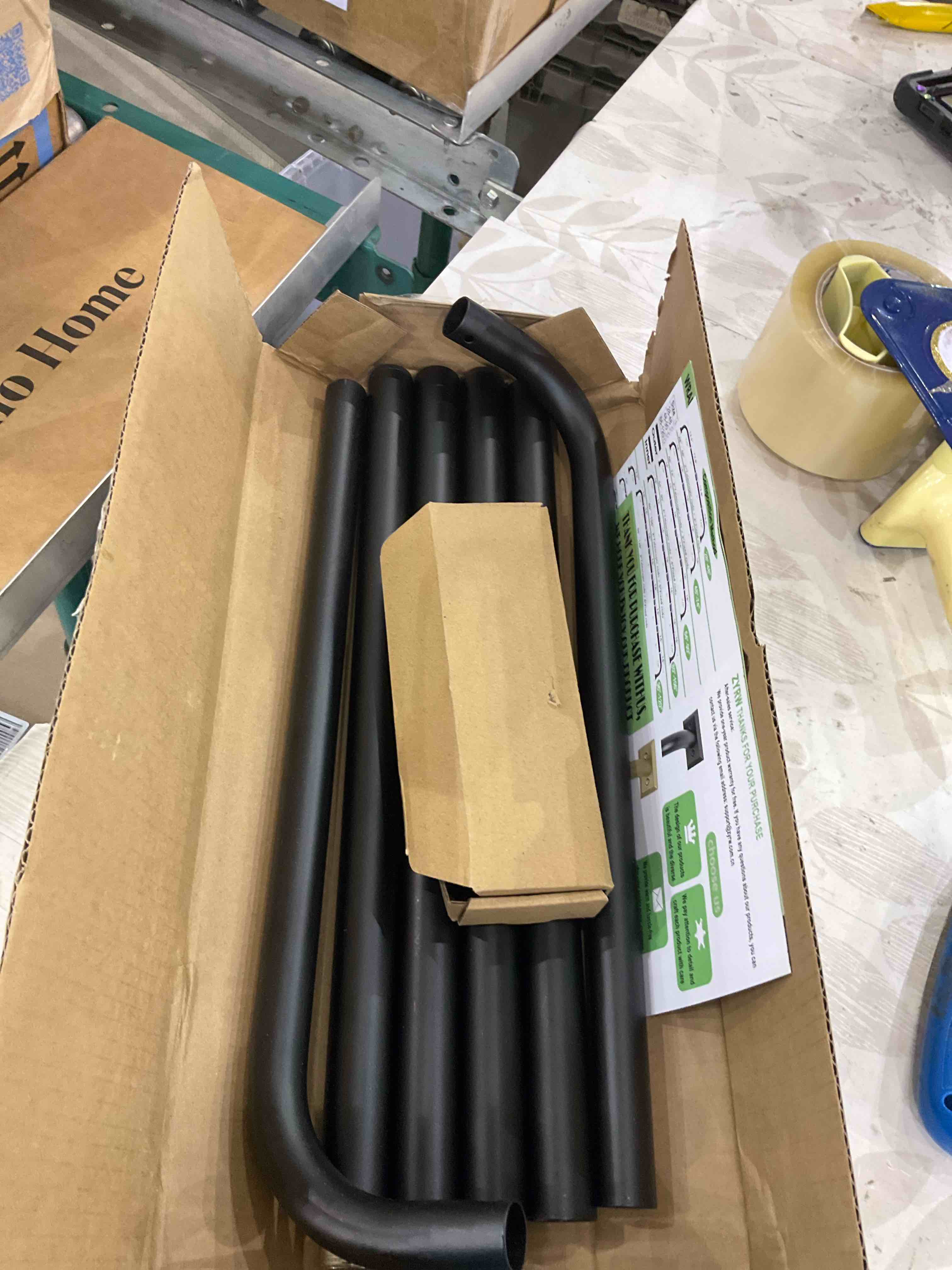 https://s3.amazonaws.com/lotting-images-prod/BargainHunt/EXS01567700_1716205050195.jpeg