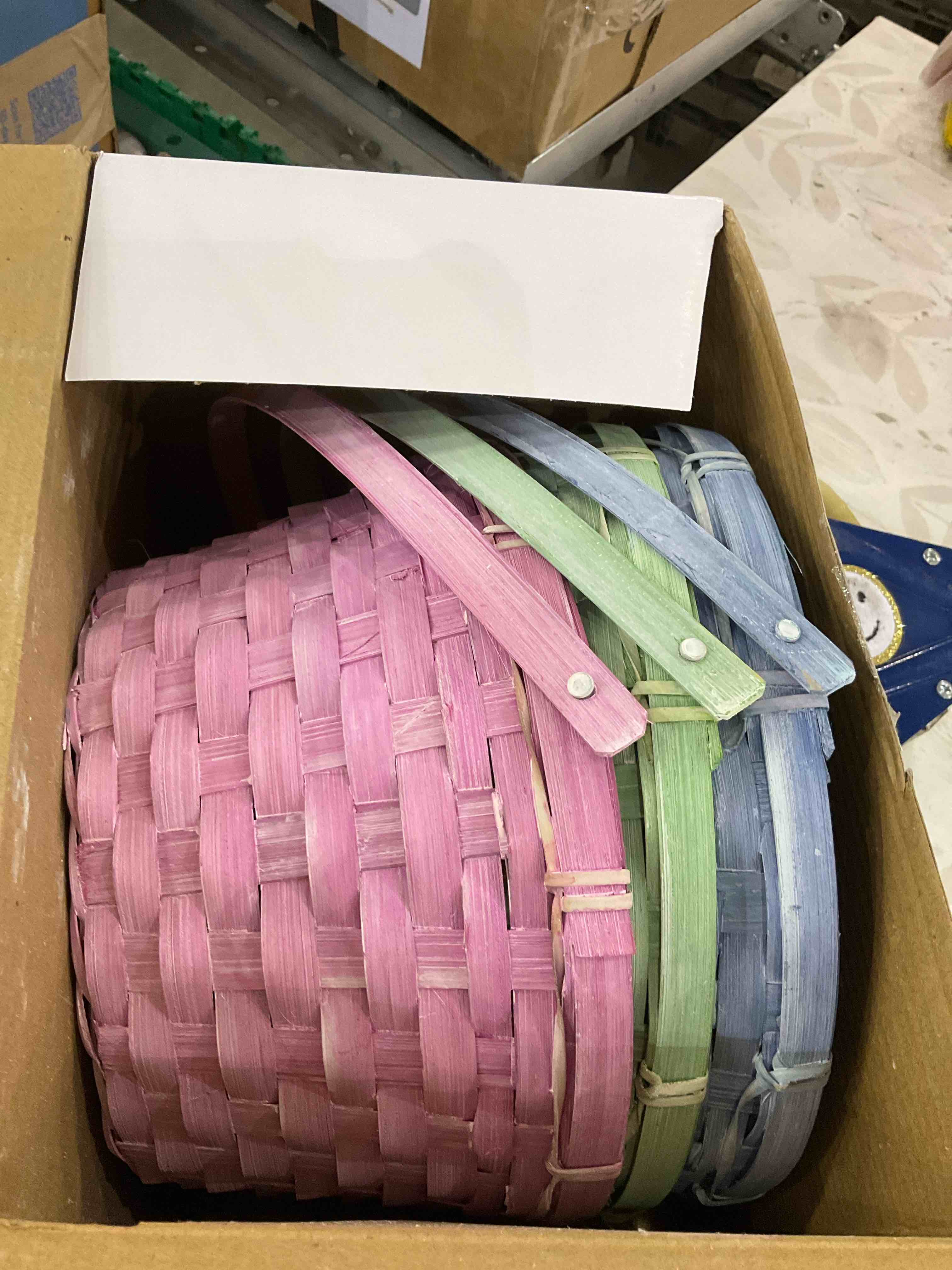 https://s3.amazonaws.com/lotting-images-prod/BargainHunt/EXS01567701_1716205133744.jpeg