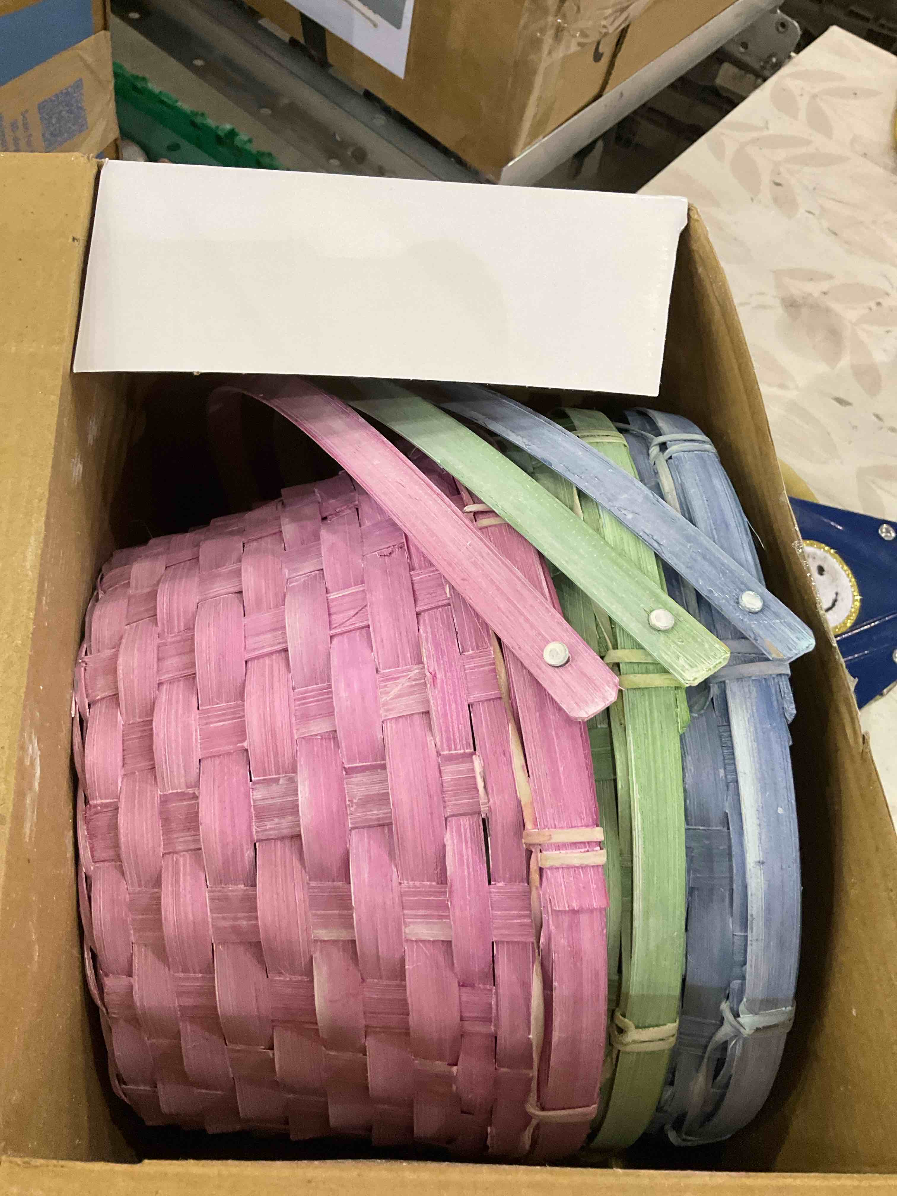 https://s3.amazonaws.com/lotting-images-prod/BargainHunt/EXS01567701_1716205134991.jpeg