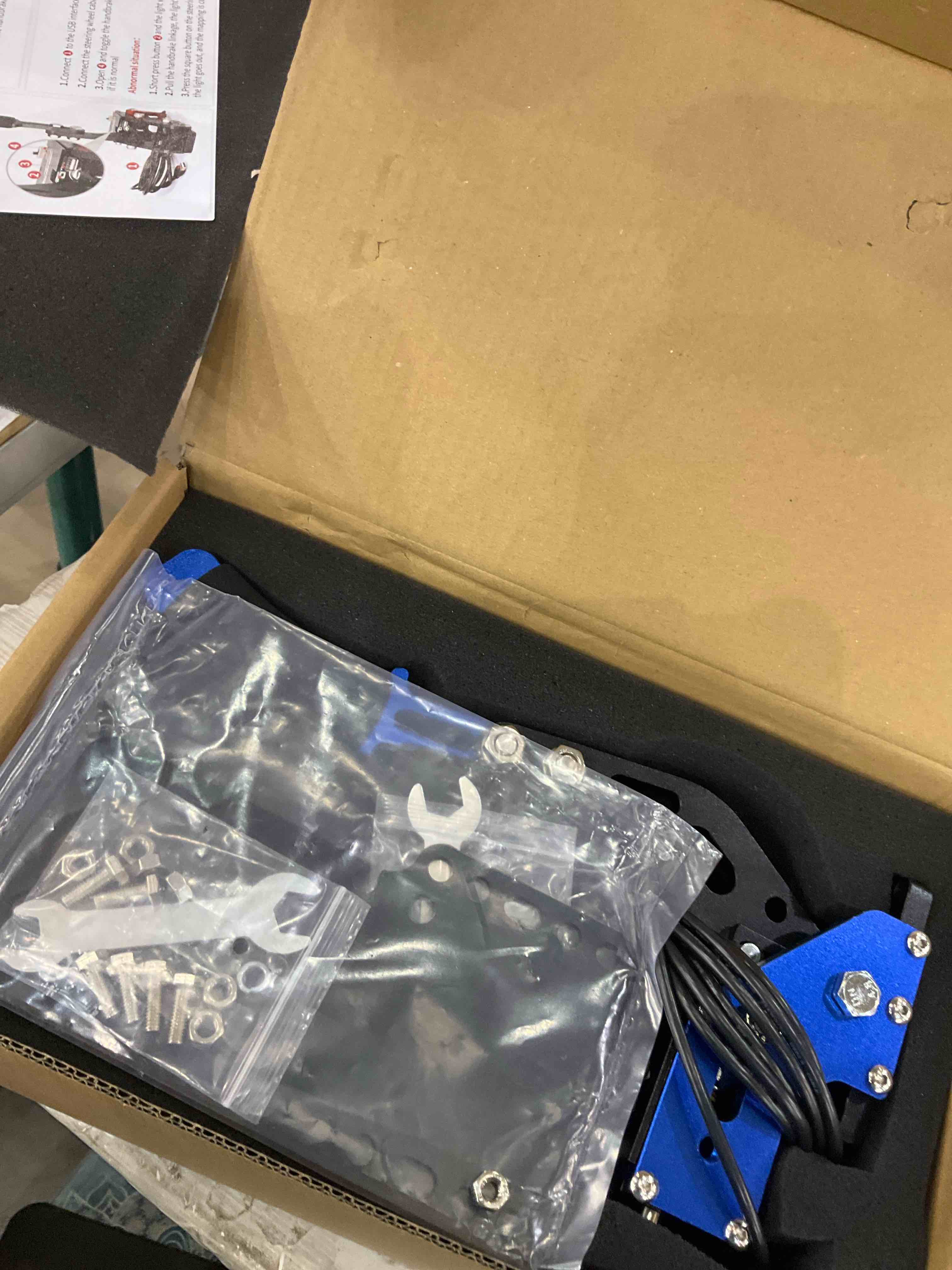 https://s3.amazonaws.com/lotting-images-prod/BargainHunt/EXS01567707_1716205684732.jpeg