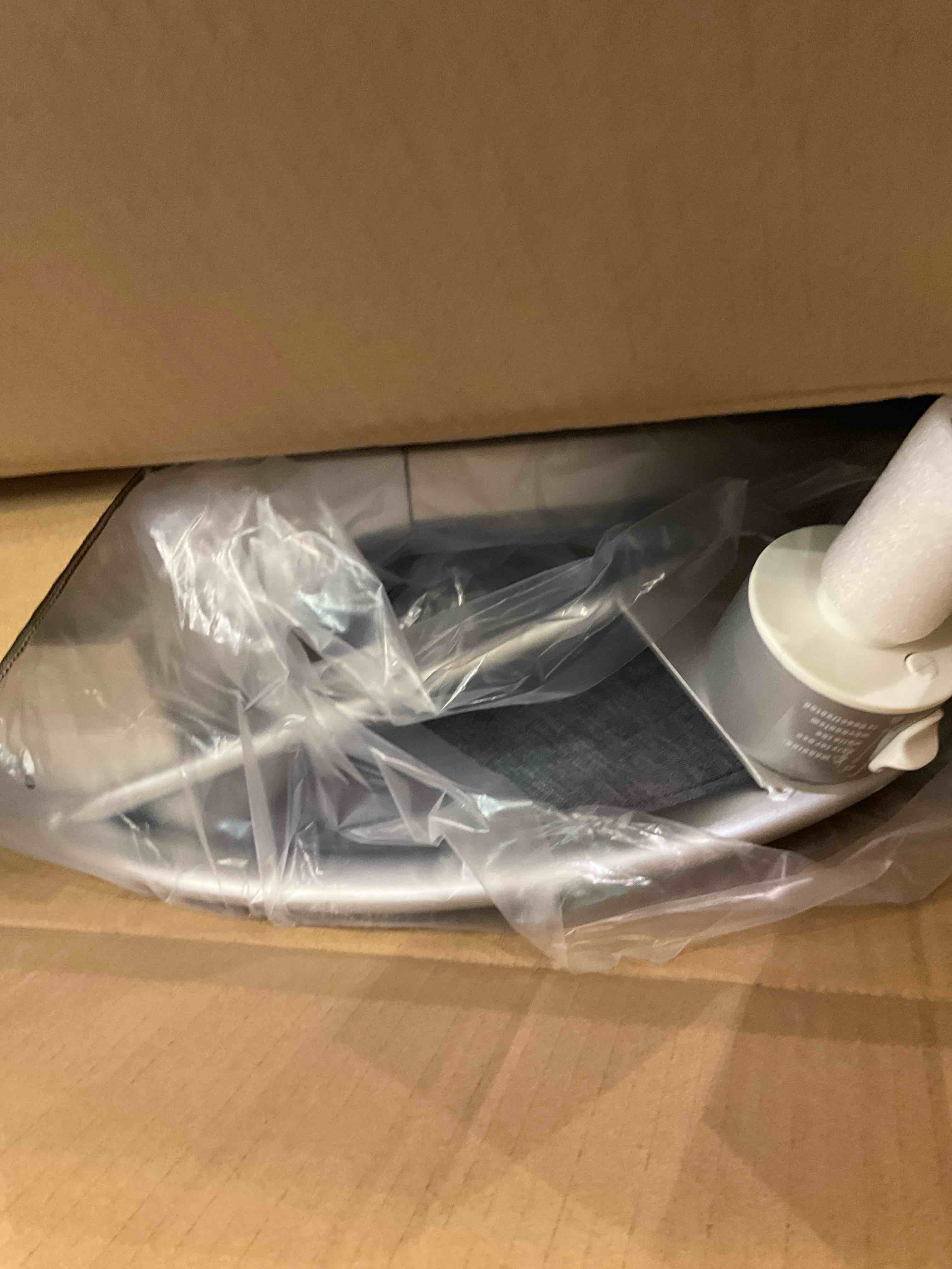 https://s3.amazonaws.com/lotting-images-prod/BargainHunt/EXS01567753_1716211351669.jpeg