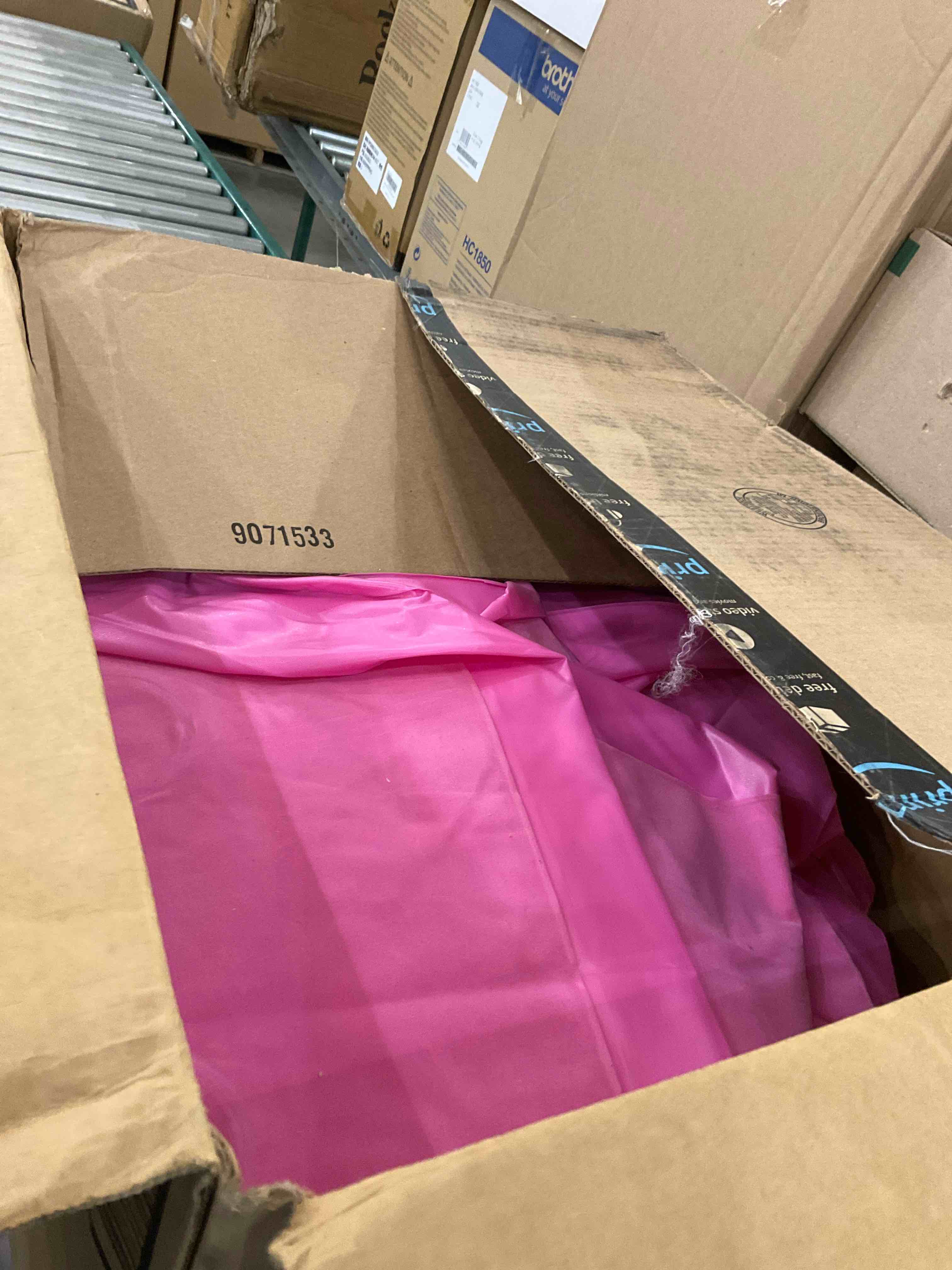 https://s3.amazonaws.com/lotting-images-prod/BargainHunt/EXS01567756_1716211675127.jpeg