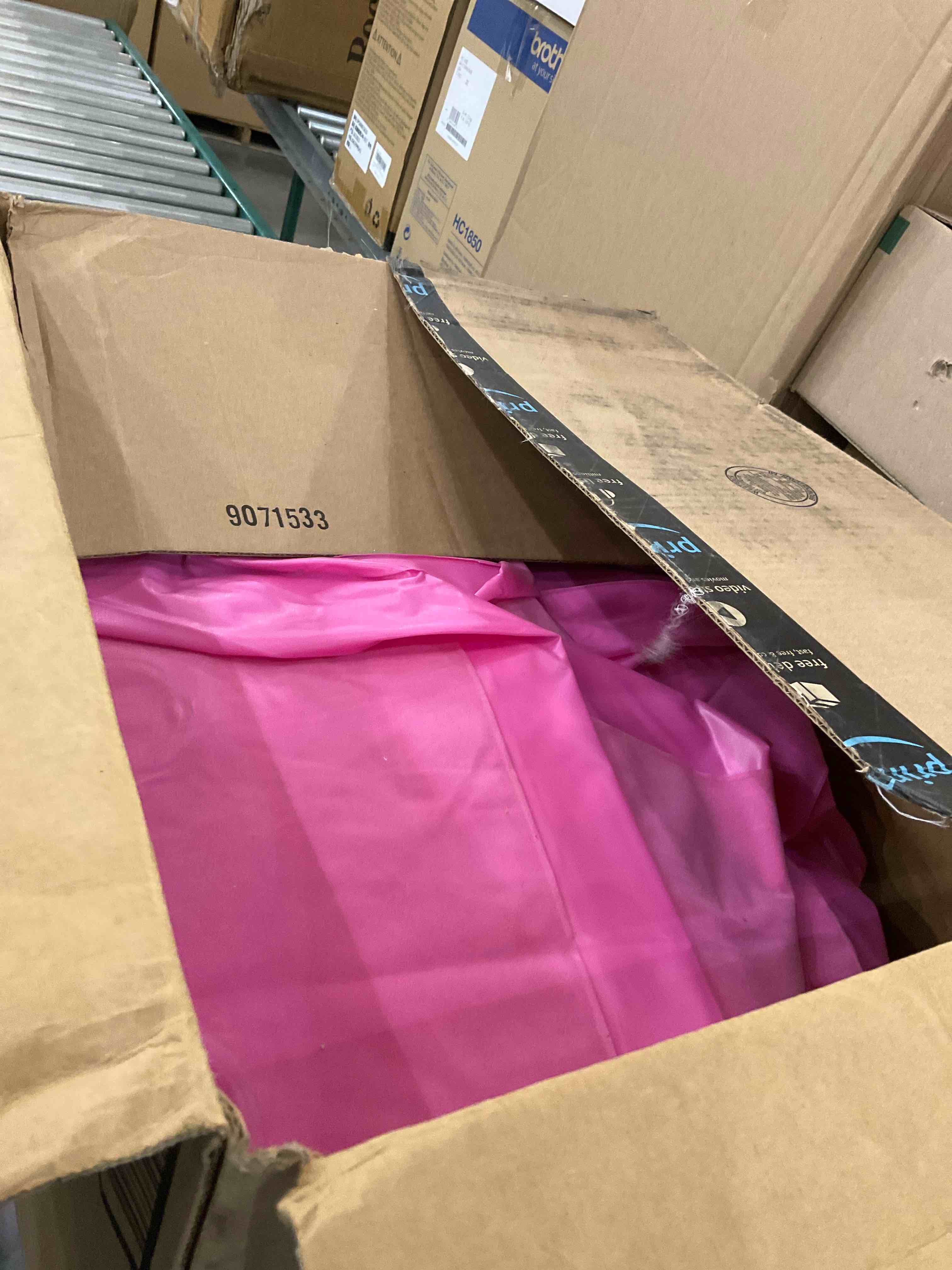 https://s3.amazonaws.com/lotting-images-prod/BargainHunt/EXS01567756_1716211676195.jpeg