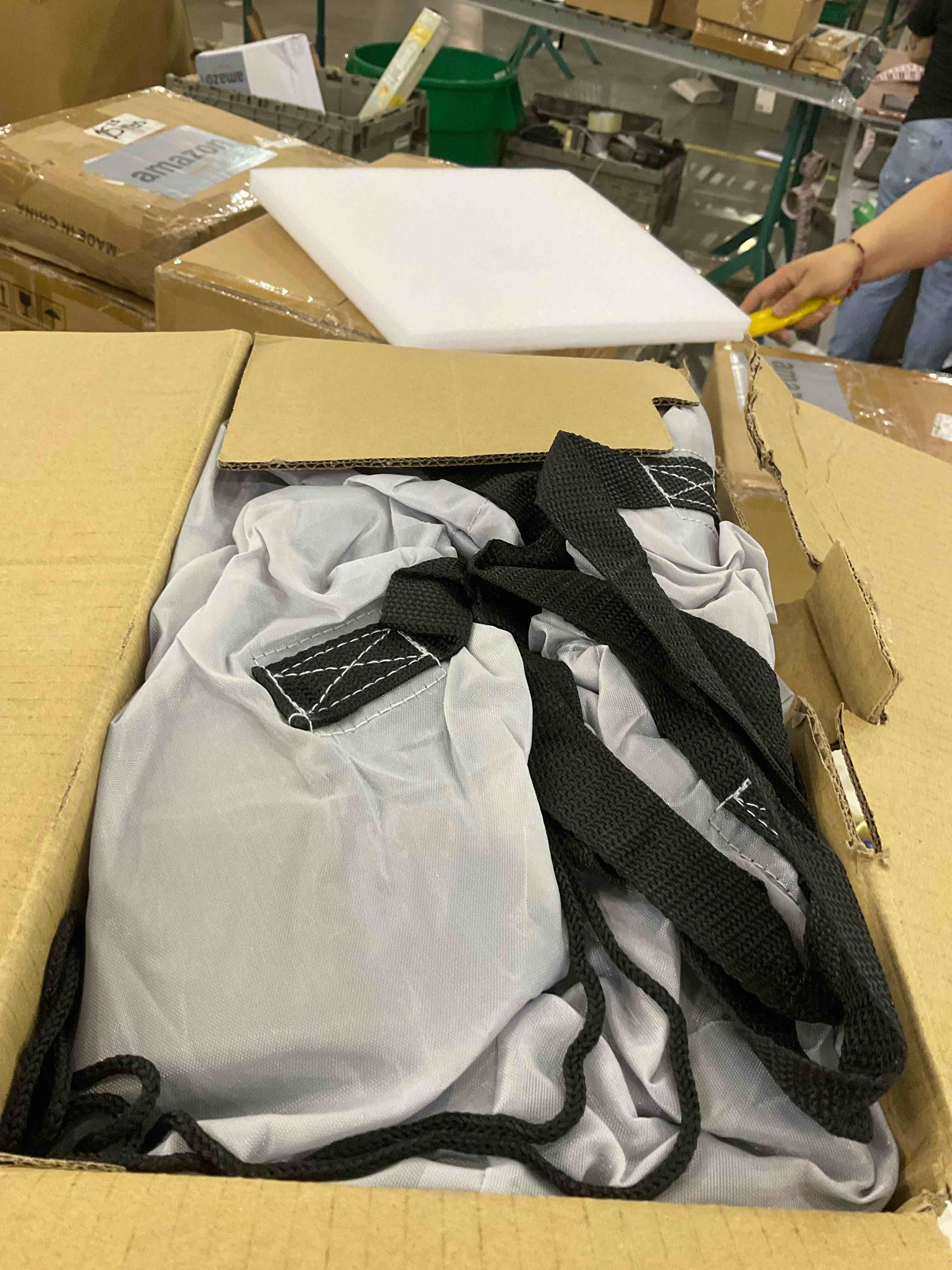 https://s3.amazonaws.com/lotting-images-prod/BargainHunt/EXS01567827_1716223743277.jpeg