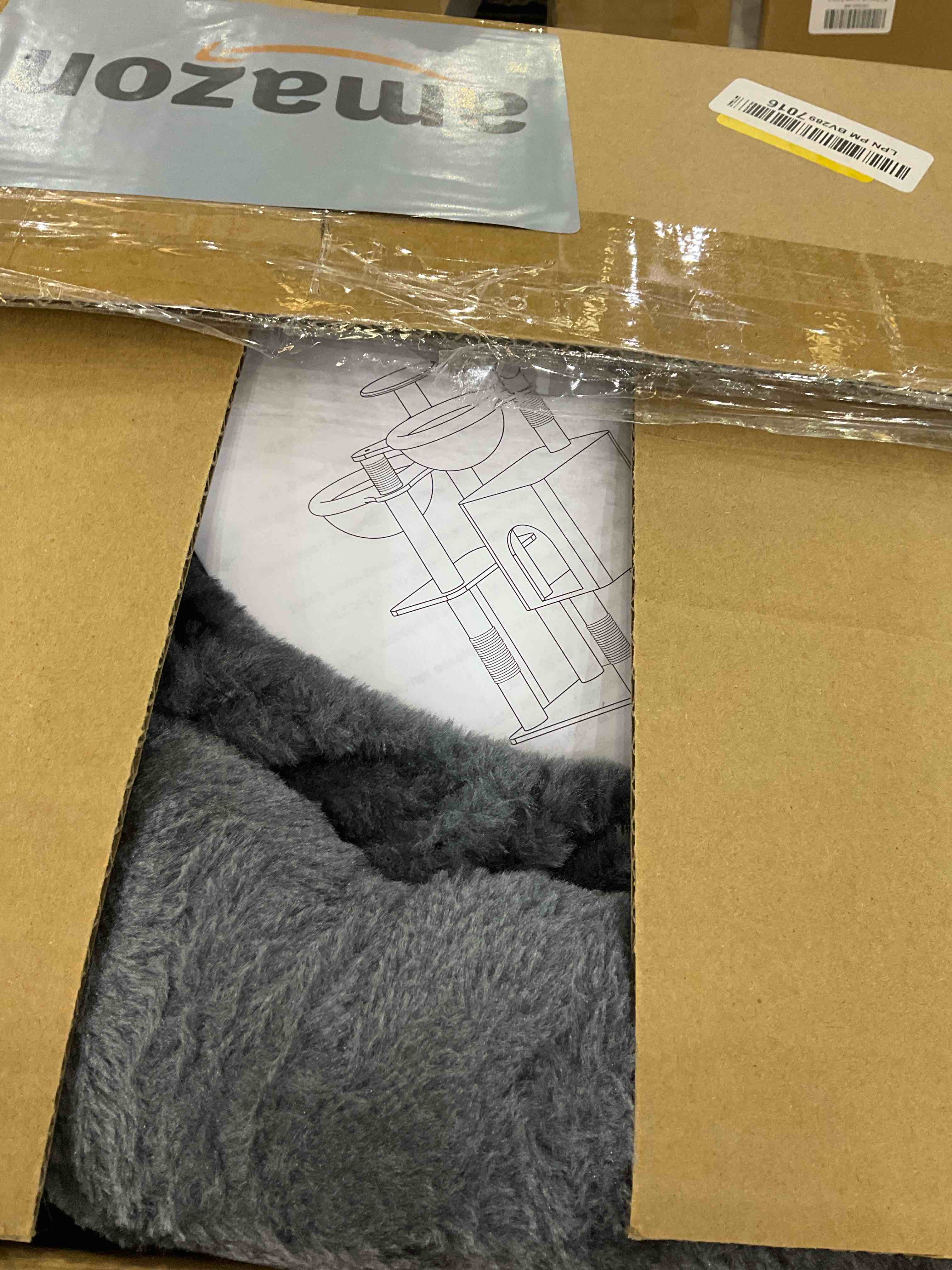 https://s3.amazonaws.com/lotting-images-prod/BargainHunt/EXS01567933_1716294810918.jpeg