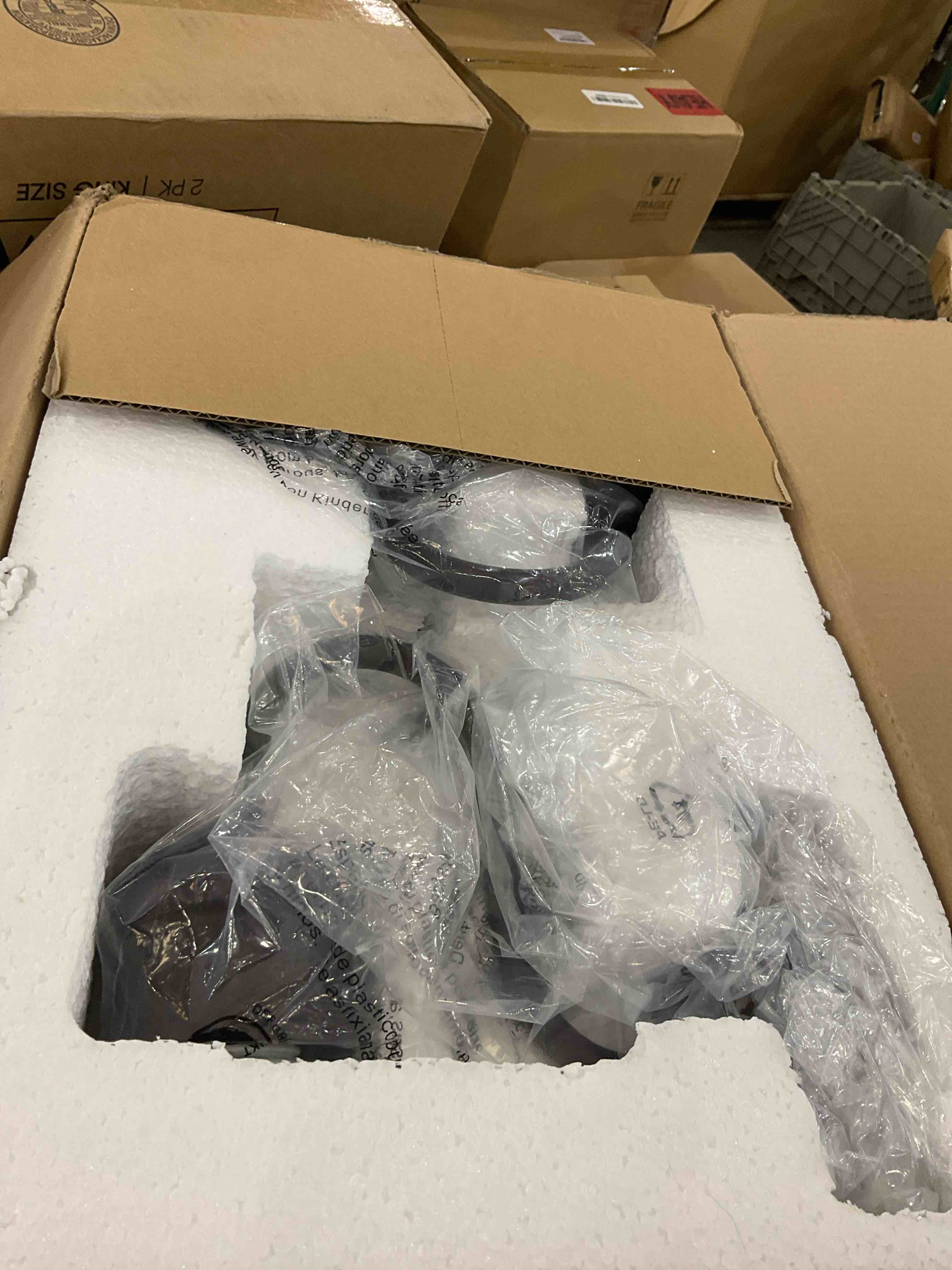 https://s3.amazonaws.com/lotting-images-prod/BargainHunt/EXS01567936_1716295434945.jpeg