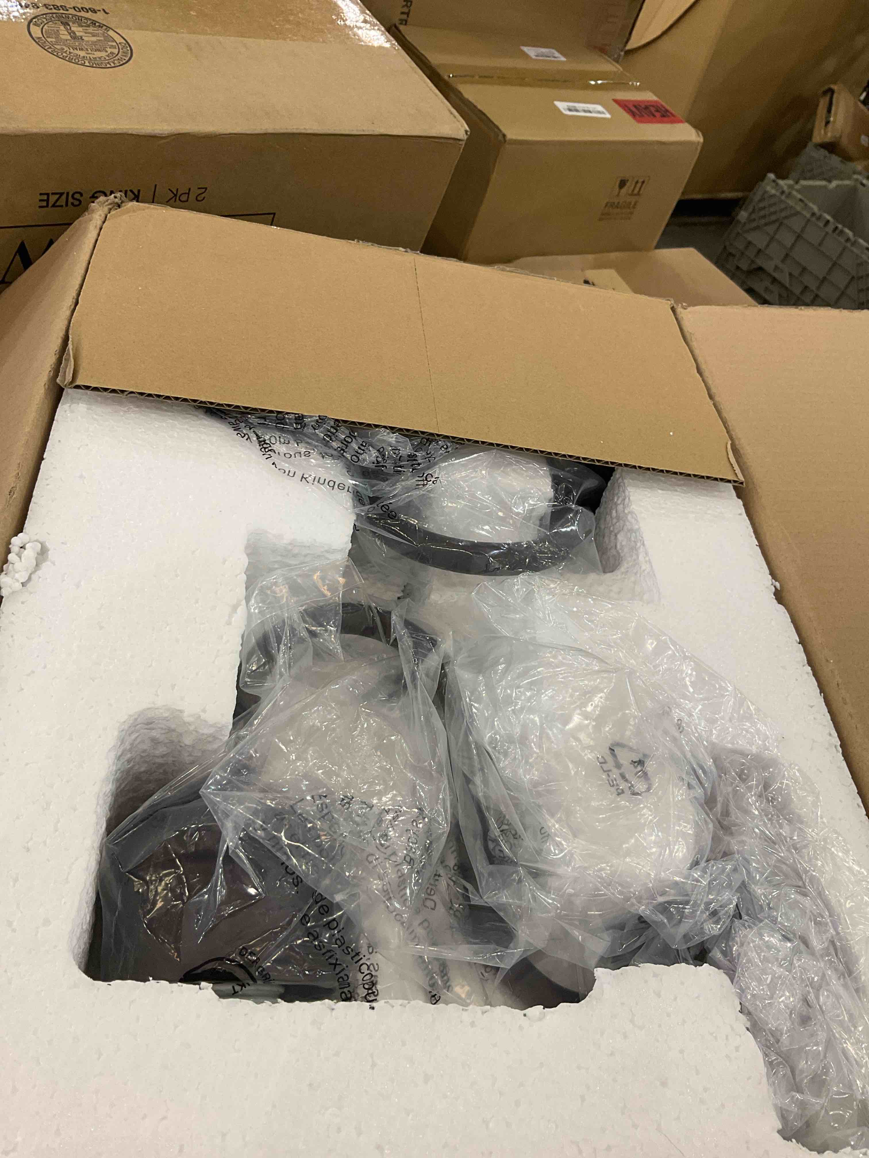 https://s3.amazonaws.com/lotting-images-prod/BargainHunt/EXS01567936_1716295436169.jpeg