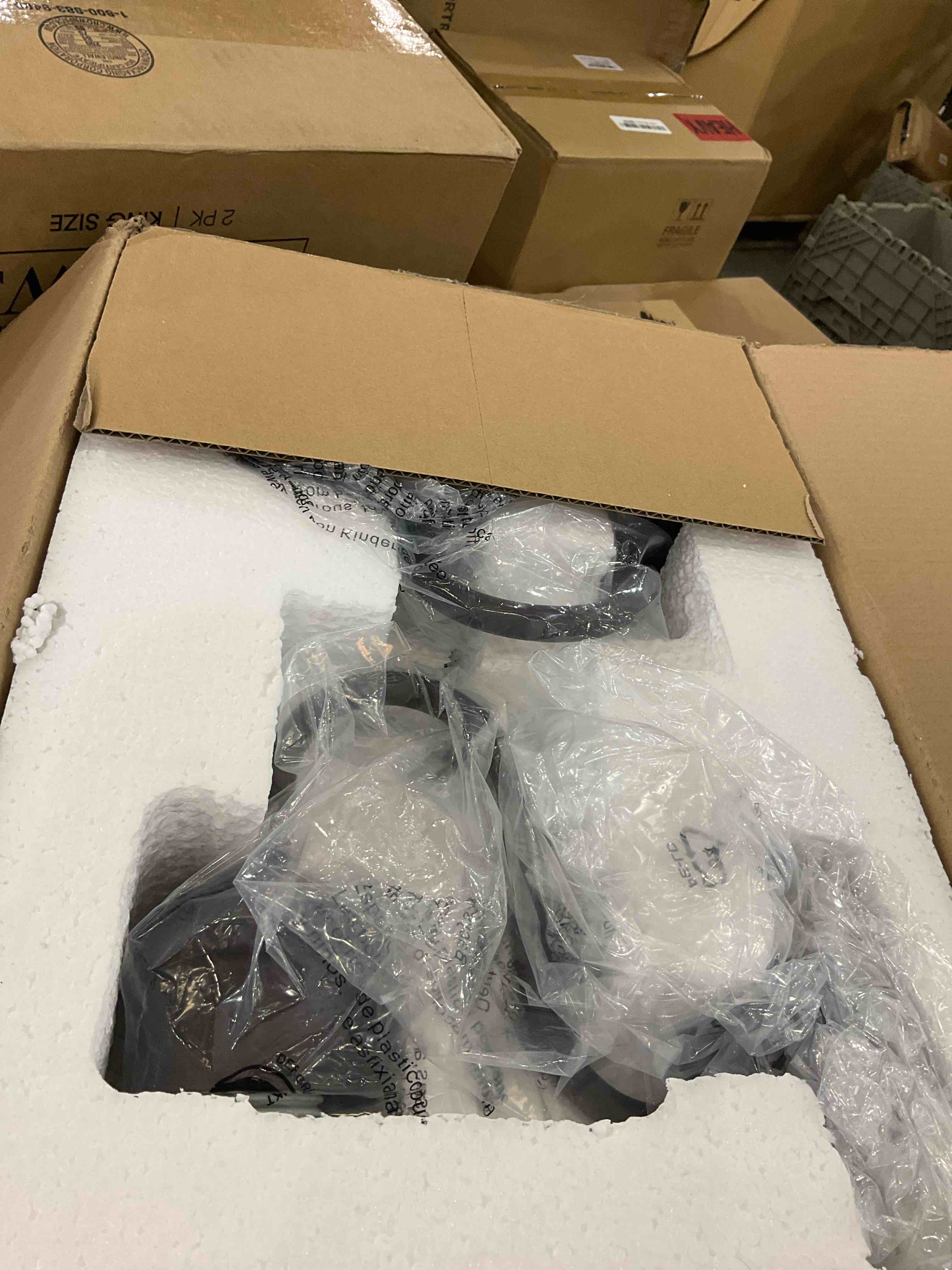 https://s3.amazonaws.com/lotting-images-prod/BargainHunt/EXS01567936_1716295437333.jpeg