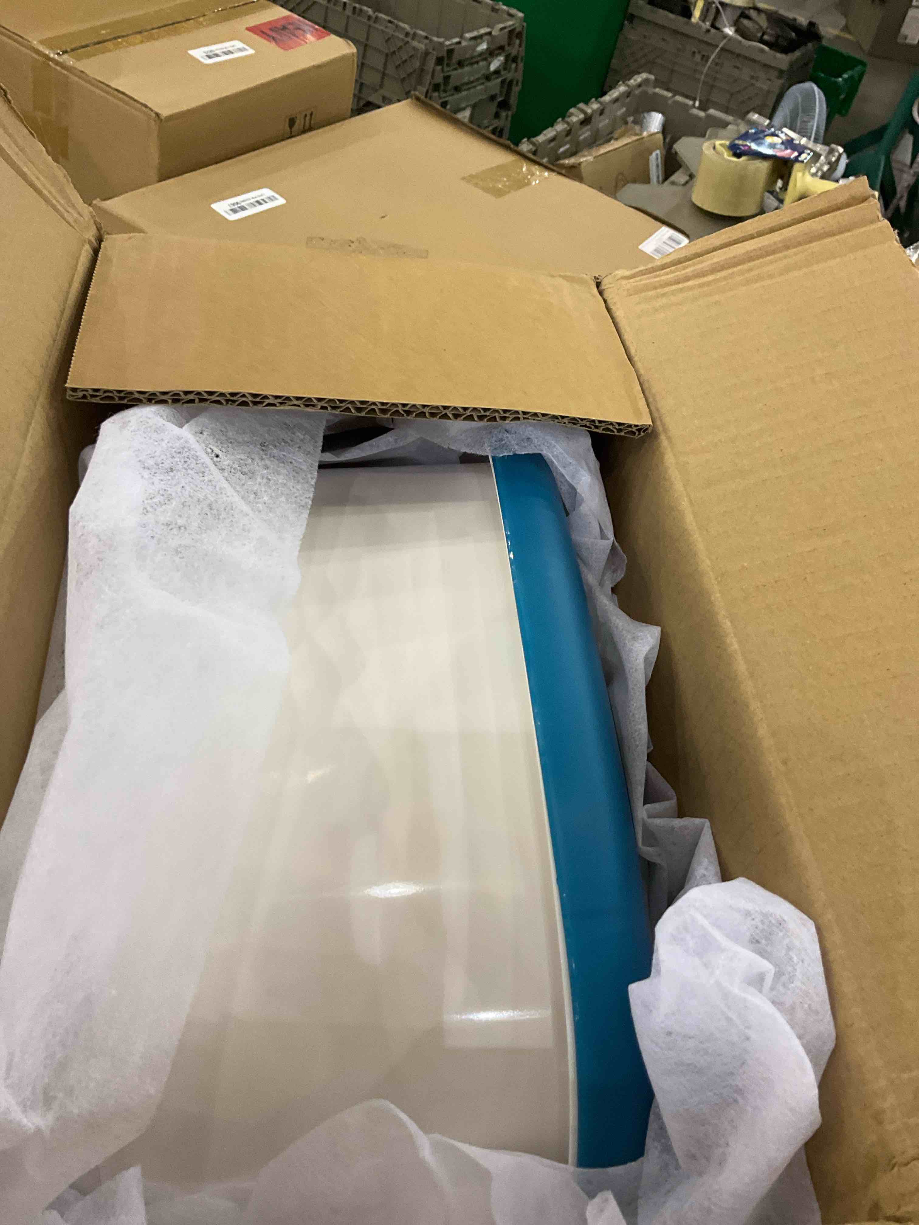 https://s3.amazonaws.com/lotting-images-prod/BargainHunt/EXS01567942_1716296080243.jpeg