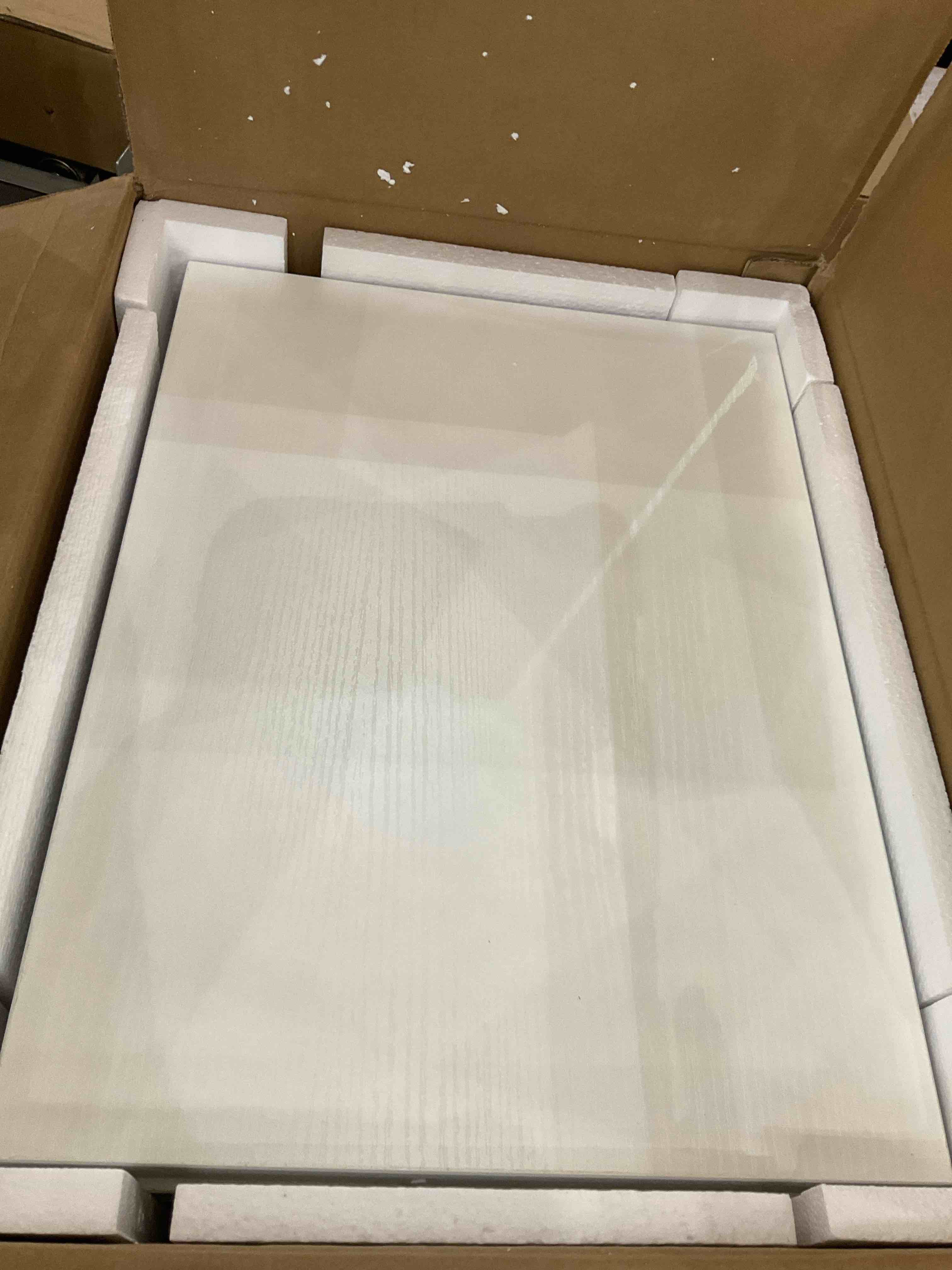 https://s3.amazonaws.com/lotting-images-prod/BargainHunt/EXS01567944_1716297786819.jpeg