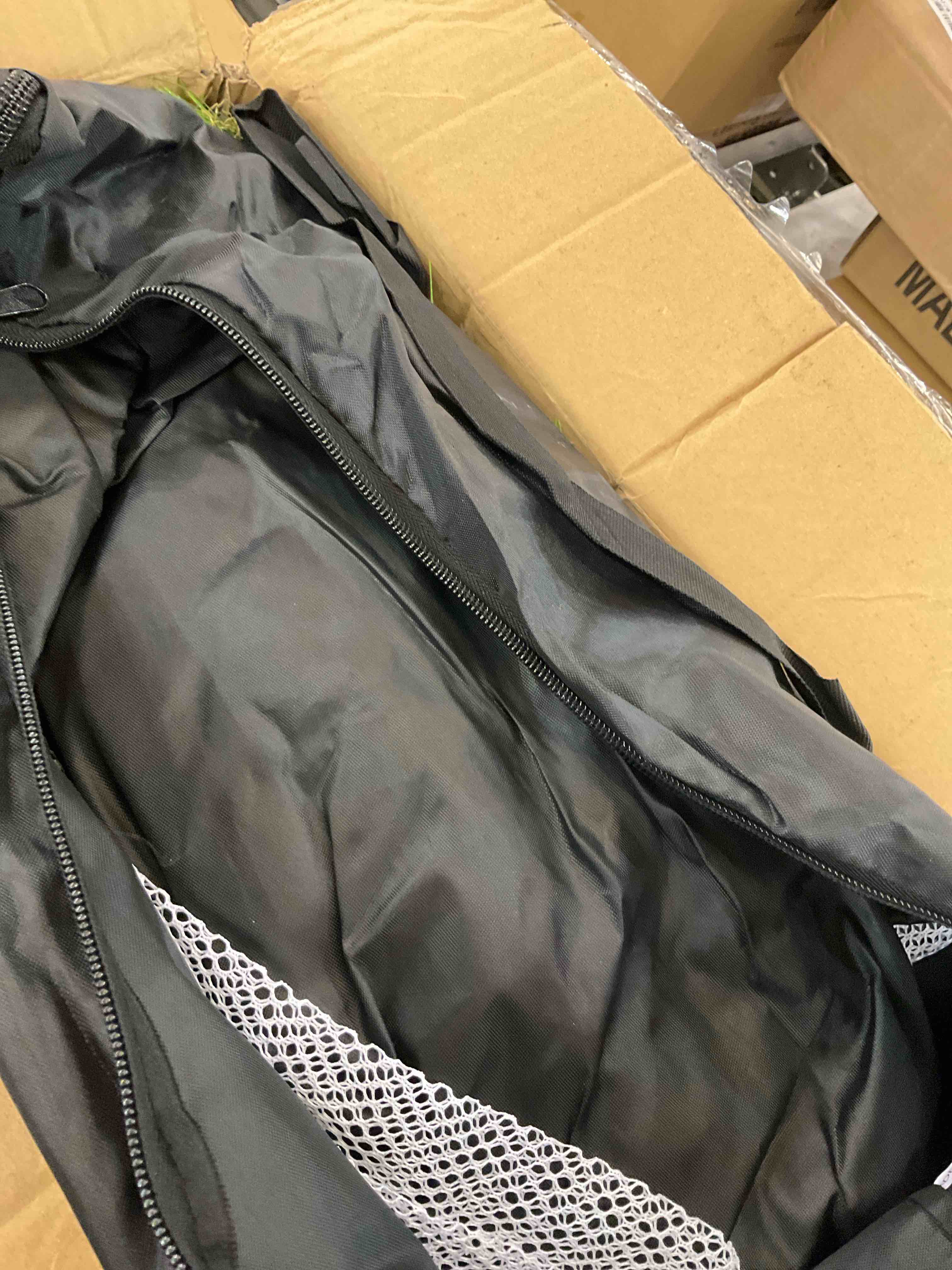 https://s3.amazonaws.com/lotting-images-prod/BargainHunt/EXS01567953_1716298917382.jpeg