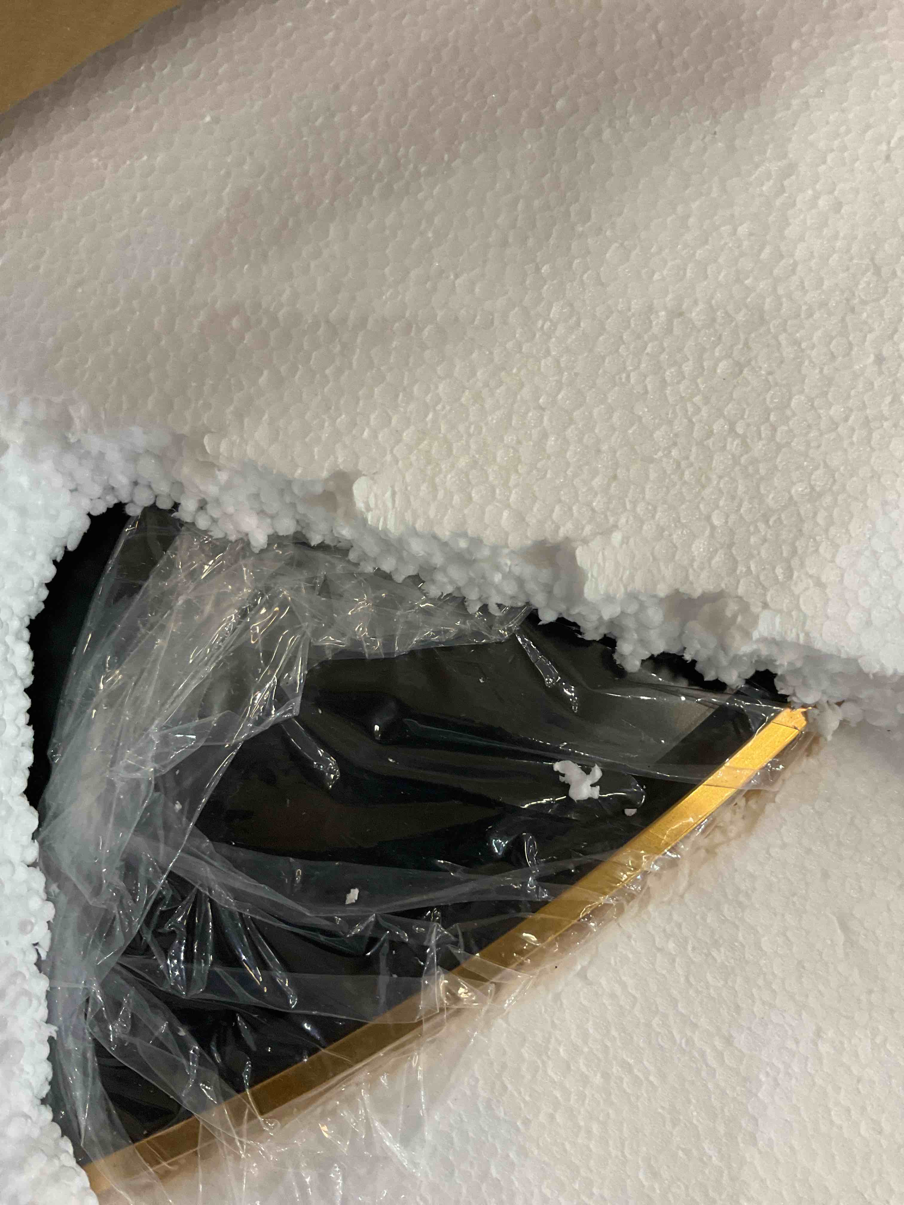 Biyatuos oval bathroom