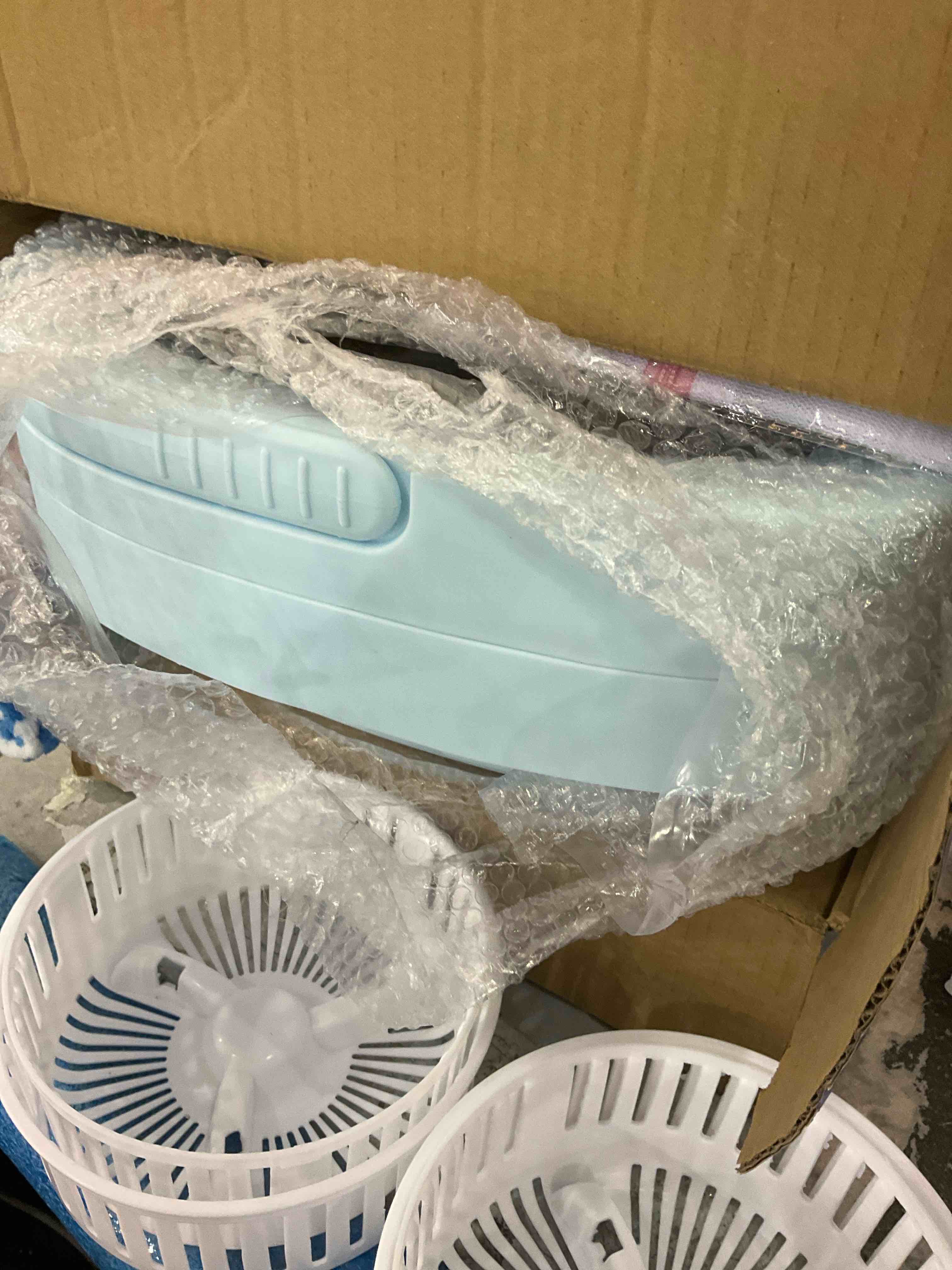 https://s3.amazonaws.com/lotting-images-prod/BargainHunt/EXS01568053_1715868364398.jpeg