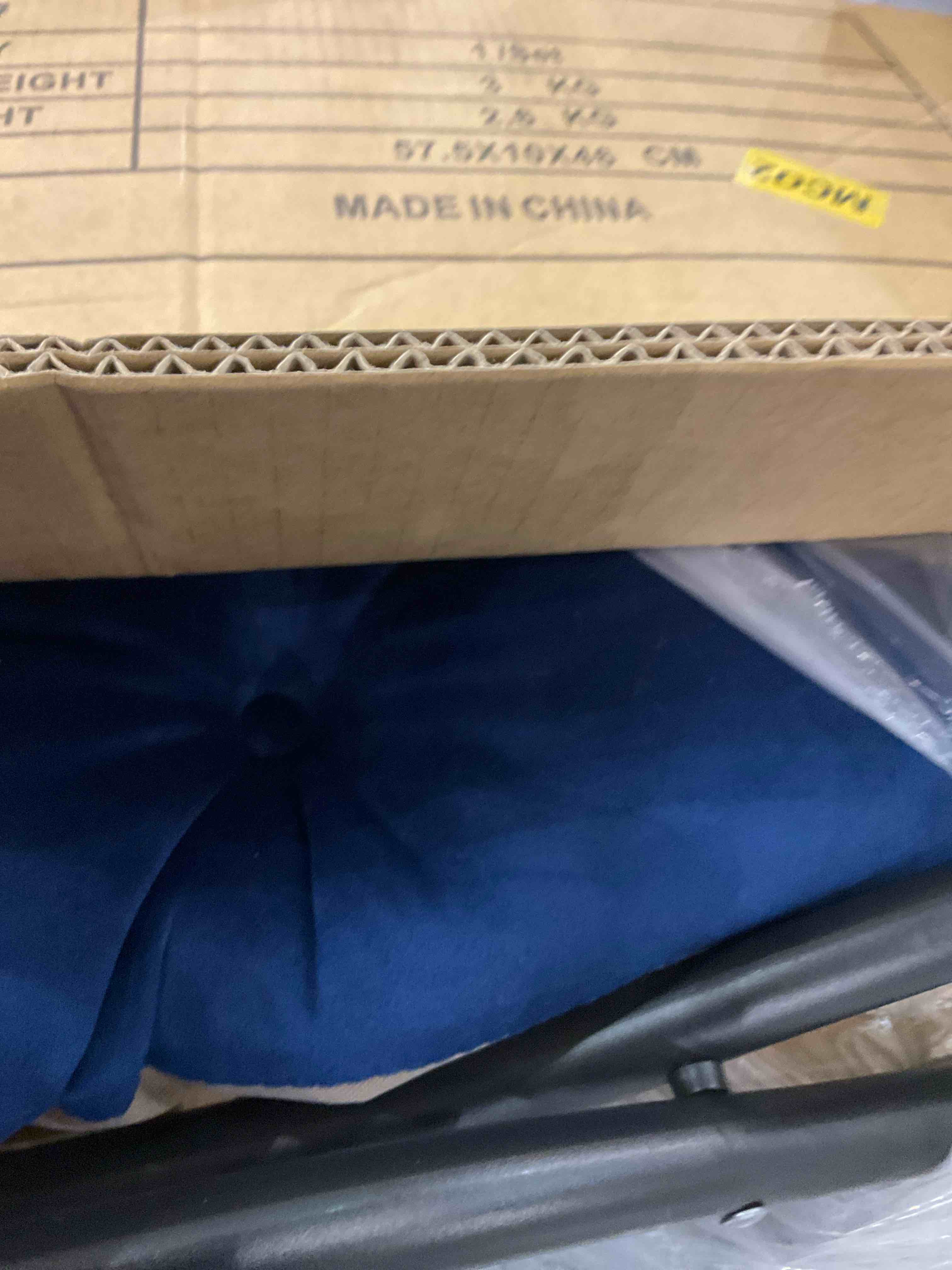 https://s3.amazonaws.com/lotting-images-prod/BargainHunt/EXS01568194_1715953245476.jpeg