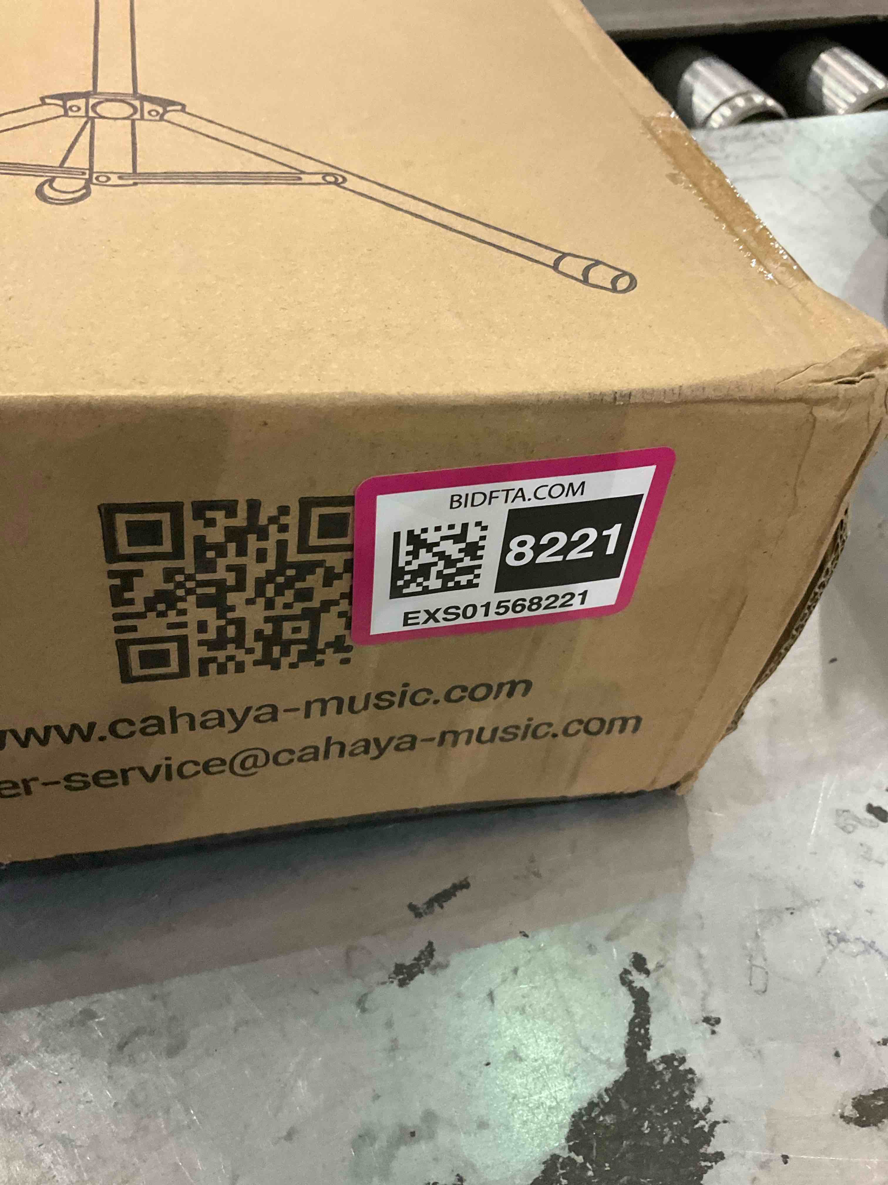https://s3.amazonaws.com/lotting-images-prod/BargainHunt/EXS01568221_1715957969320.jpeg