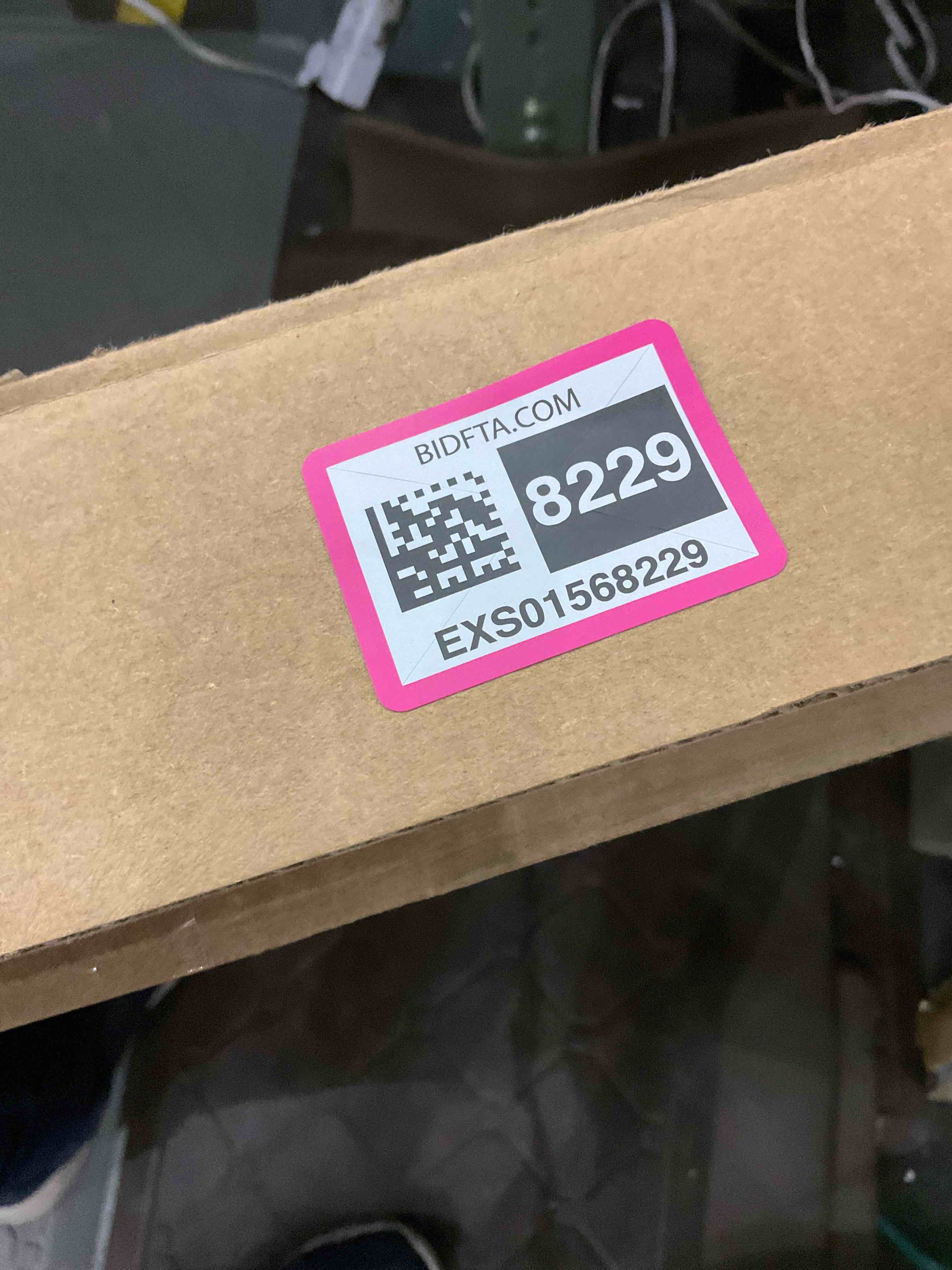 https://s3.amazonaws.com/lotting-images-prod/BargainHunt/EXS01568229_1715959482449.jpeg