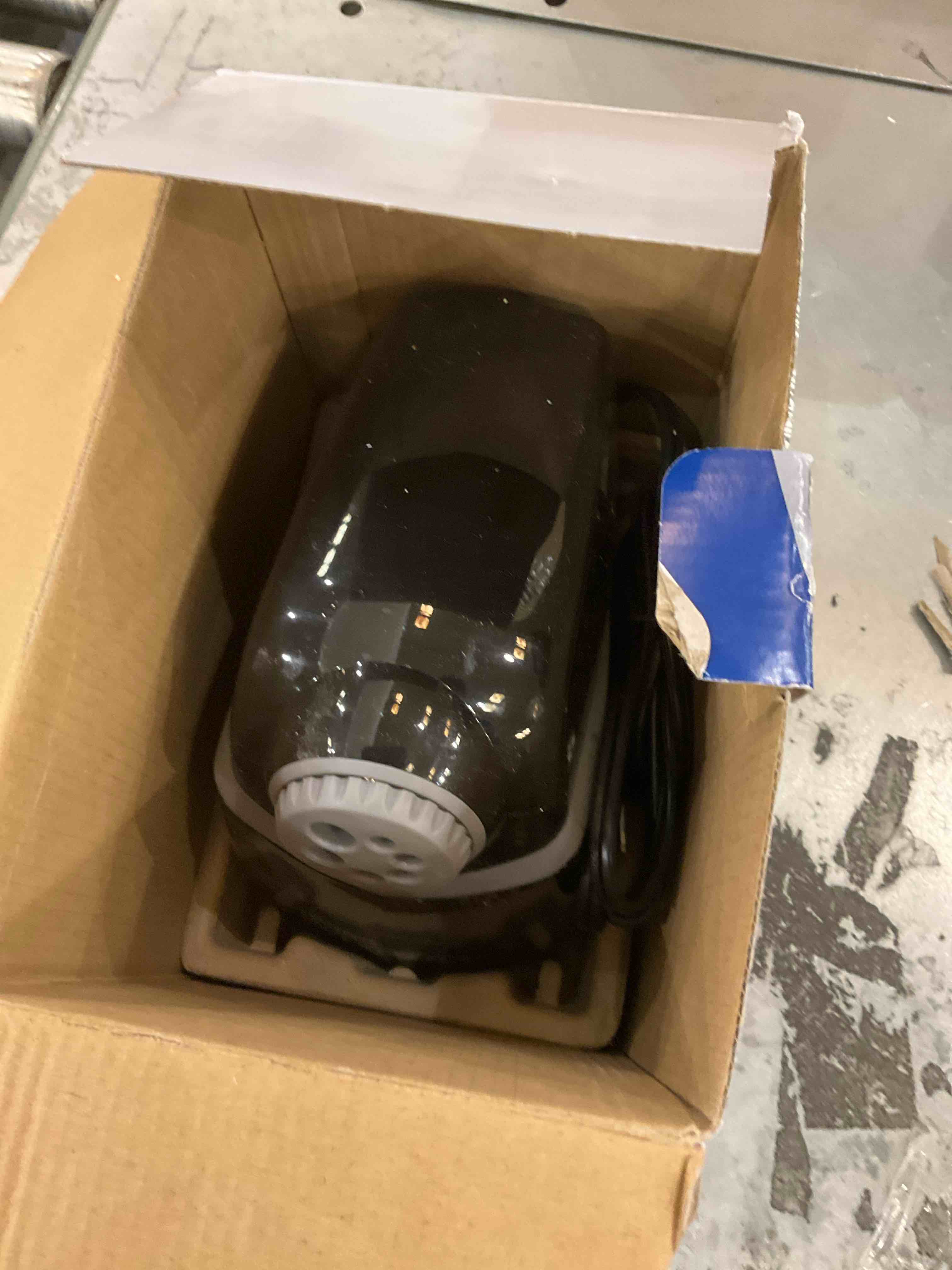 https://s3.amazonaws.com/lotting-images-prod/BargainHunt/EXS01568316_1716216347369.jpeg