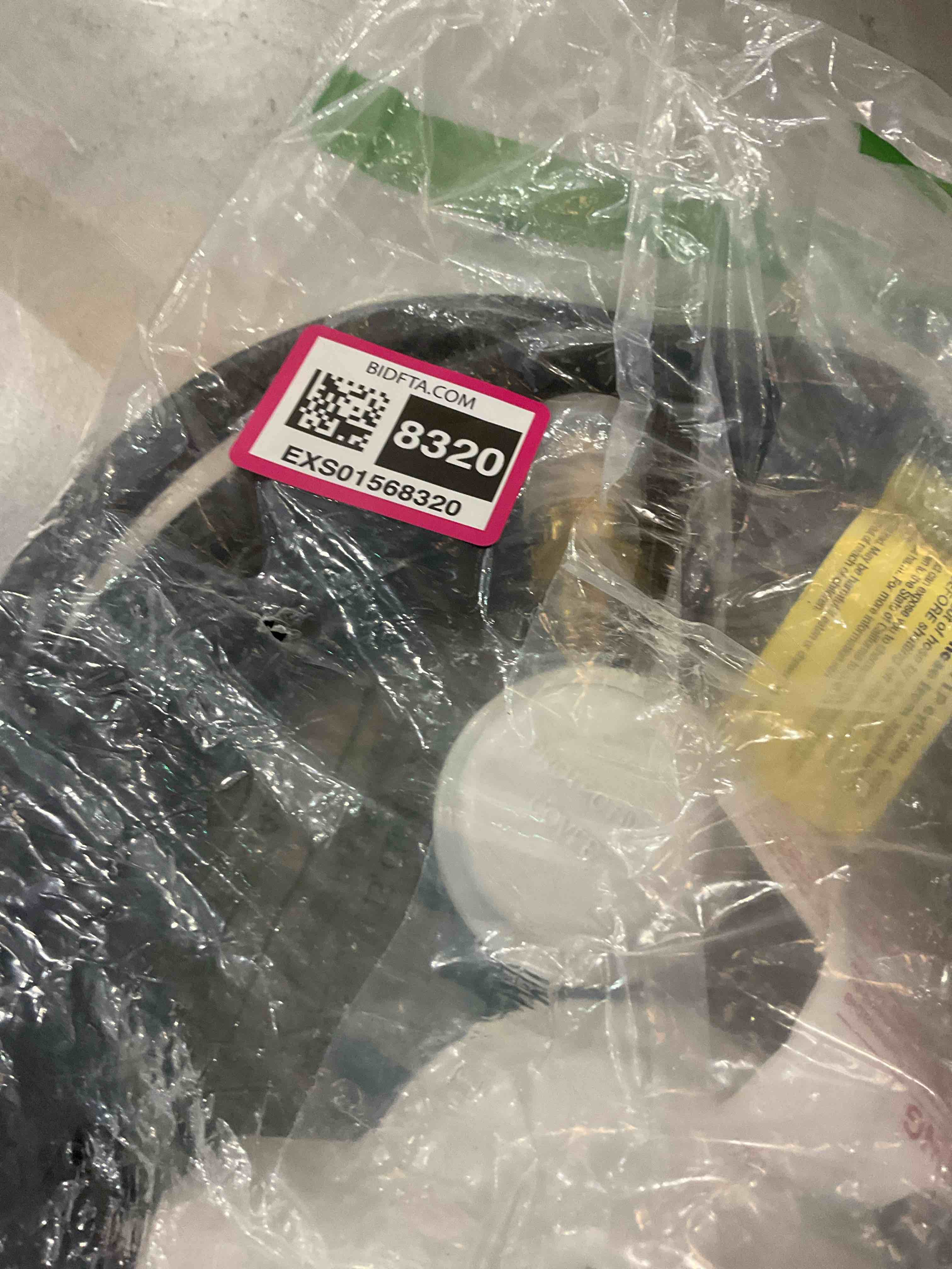 https://s3.amazonaws.com/lotting-images-prod/BargainHunt/EXS01568320_1716215787283.jpeg