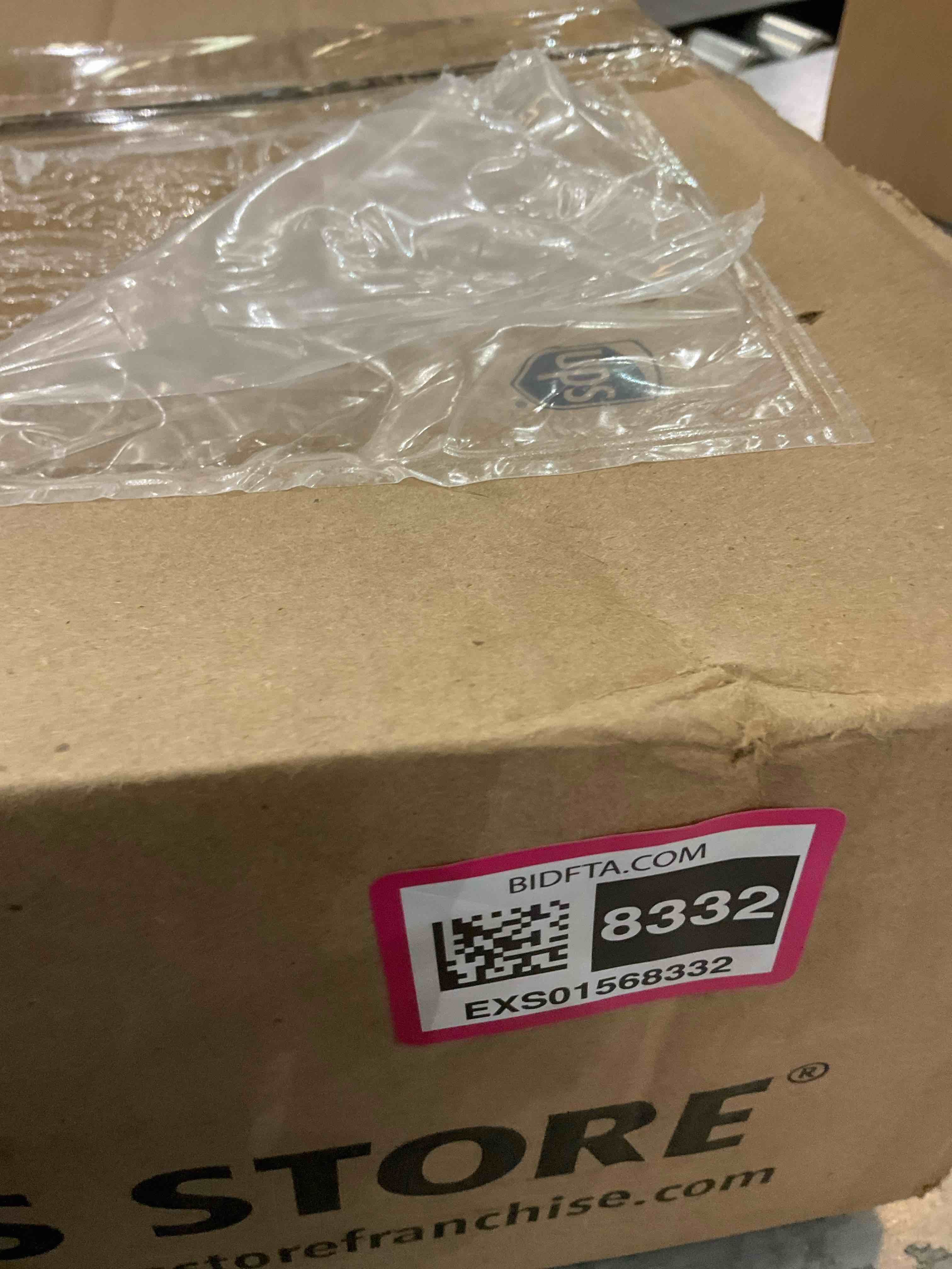 https://s3.amazonaws.com/lotting-images-prod/BargainHunt/EXS01568332_1716218842627.jpeg