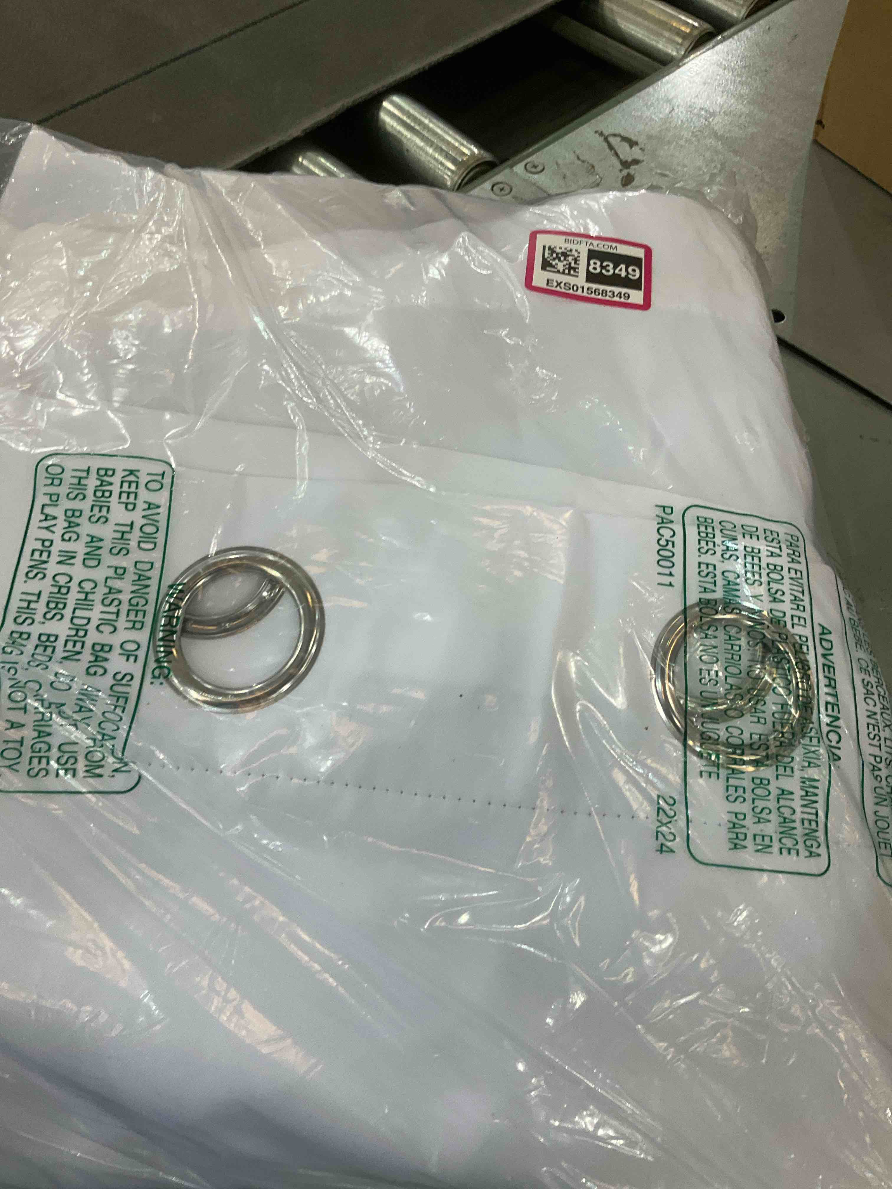 https://s3.amazonaws.com/lotting-images-prod/BargainHunt/EXS01568349_1716224472514.jpeg