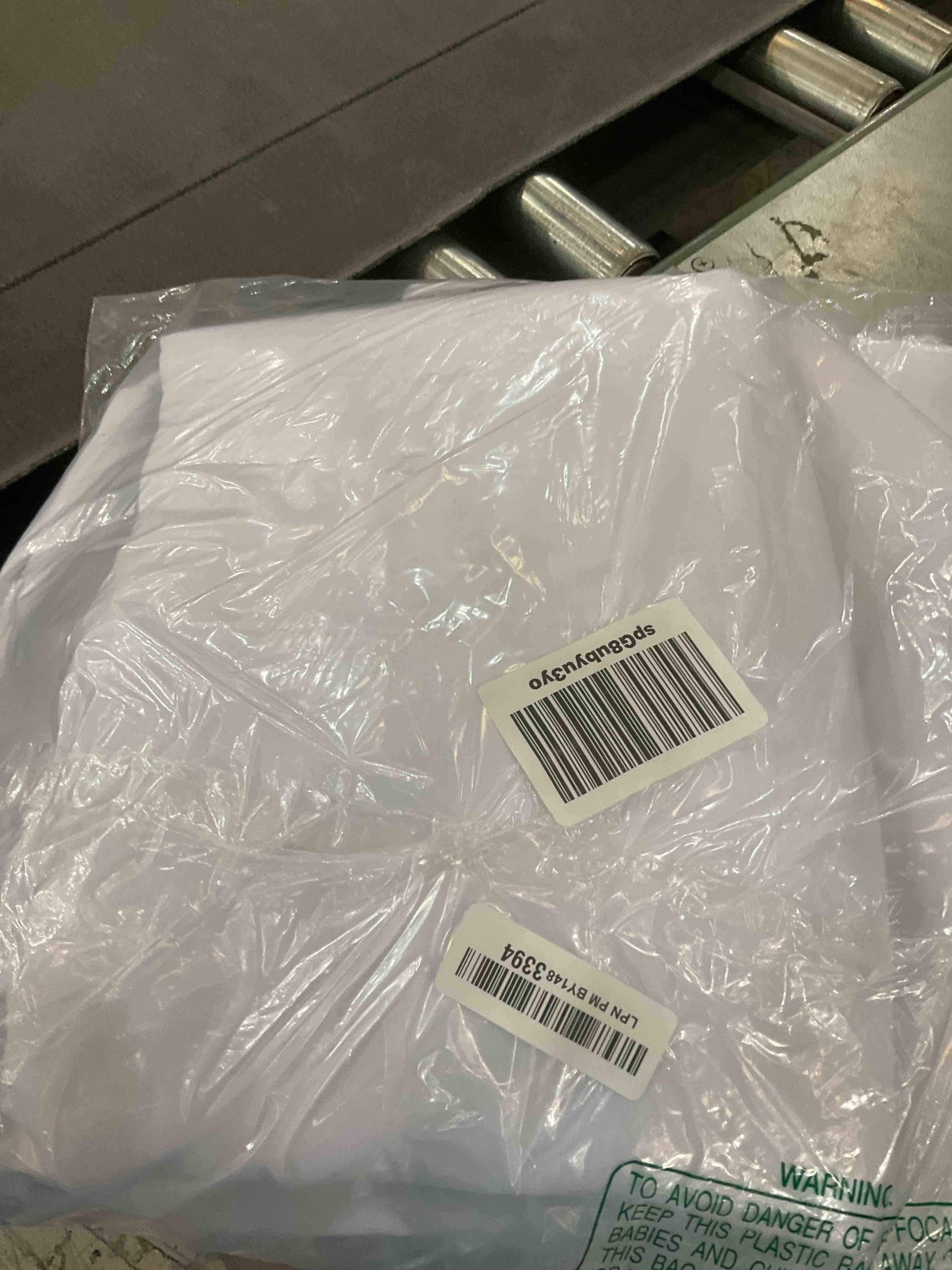 https://s3.amazonaws.com/lotting-images-prod/BargainHunt/EXS01568349_1716224479199.jpeg