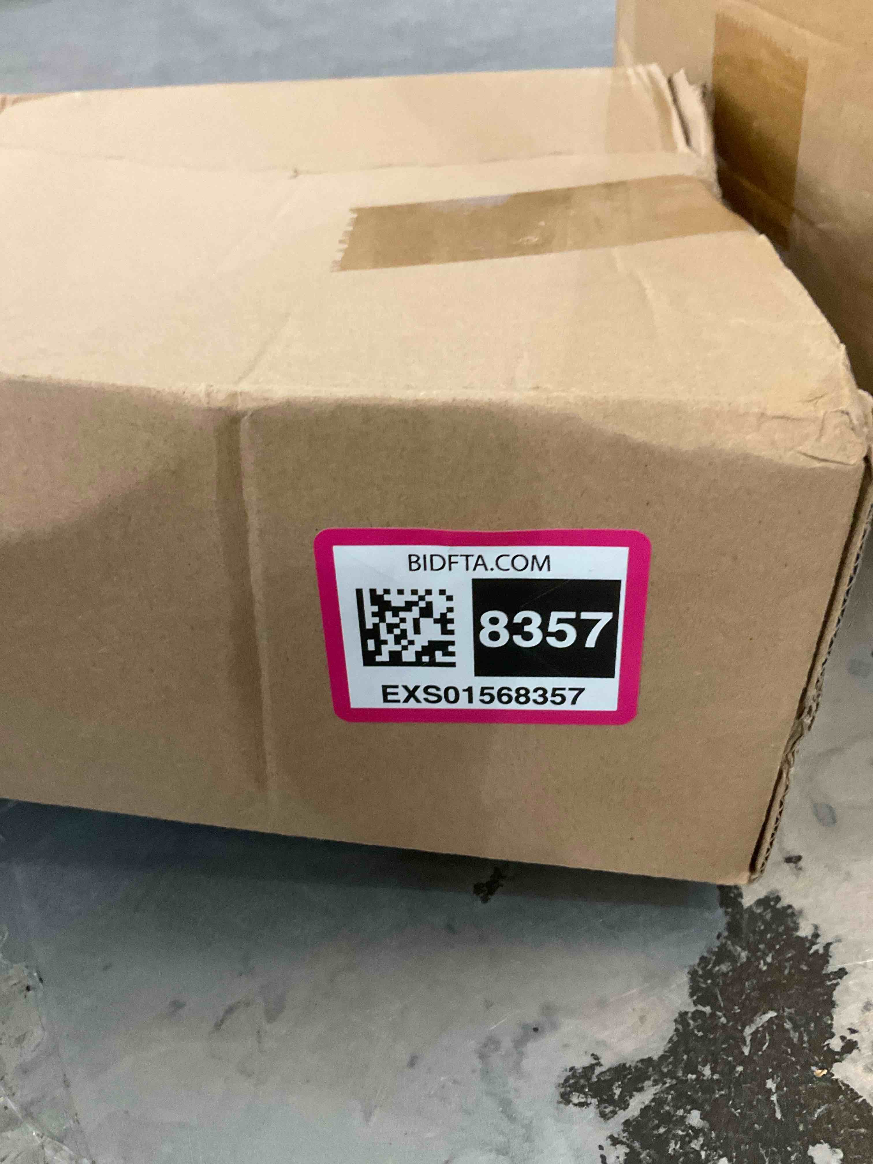 https://s3.amazonaws.com/lotting-images-prod/BargainHunt/EXS01568357_1716225731788.jpeg