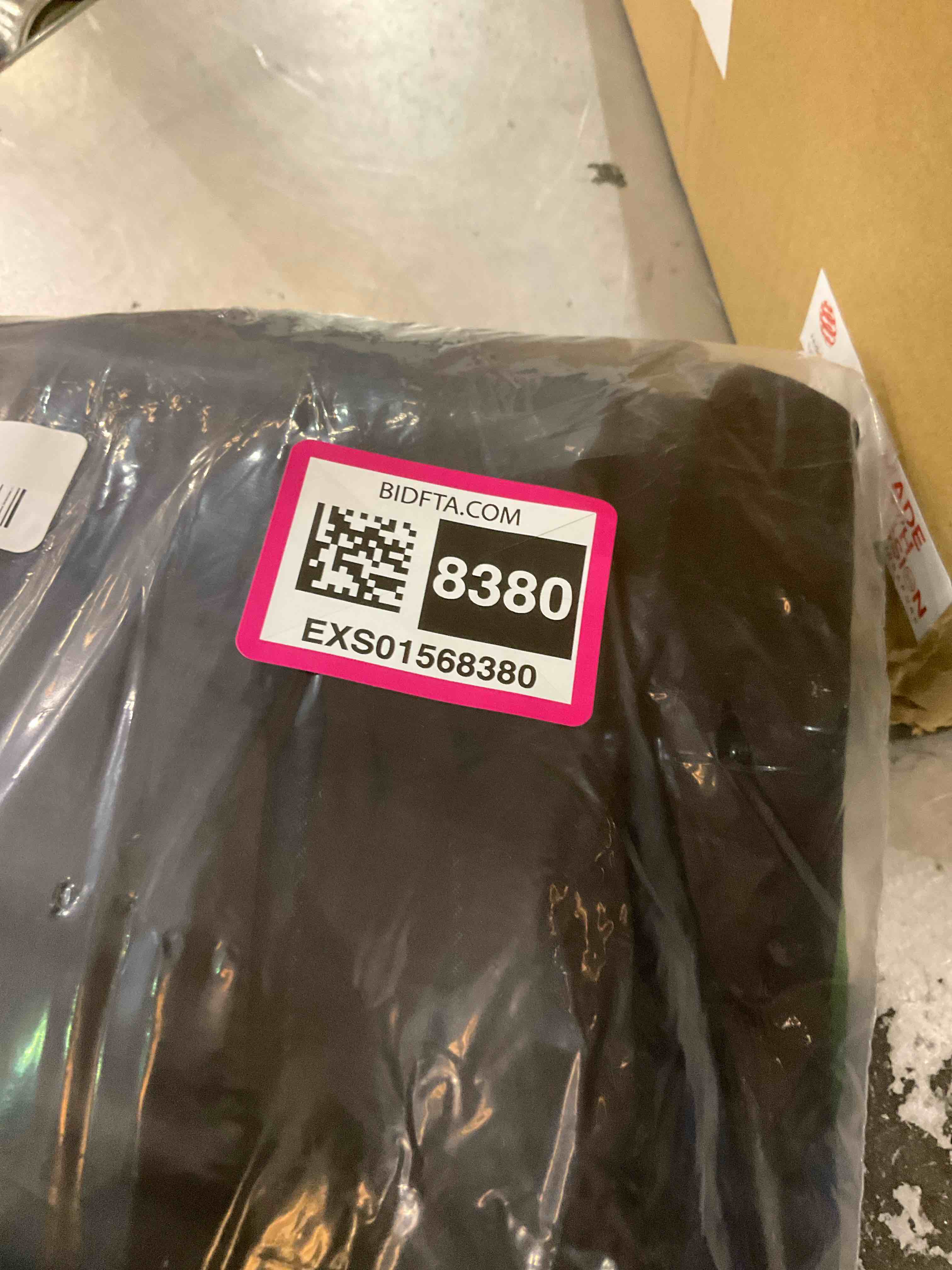 https://s3.amazonaws.com/lotting-images-prod/BargainHunt/EXS01568380_1716230231049.jpeg