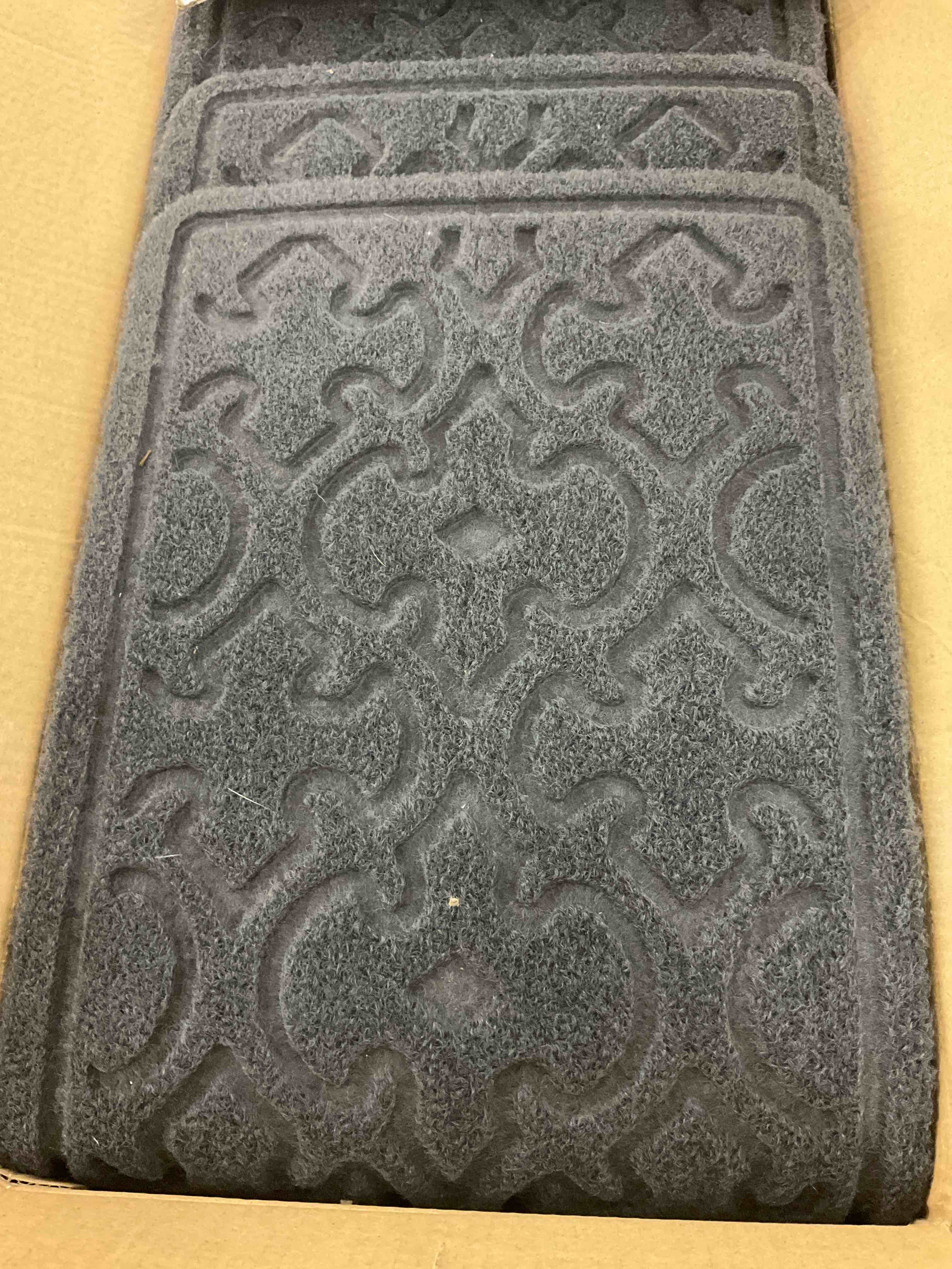 https://s3.amazonaws.com/lotting-images-prod/BargainHunt/EXS01568426_1716294199842.jpeg