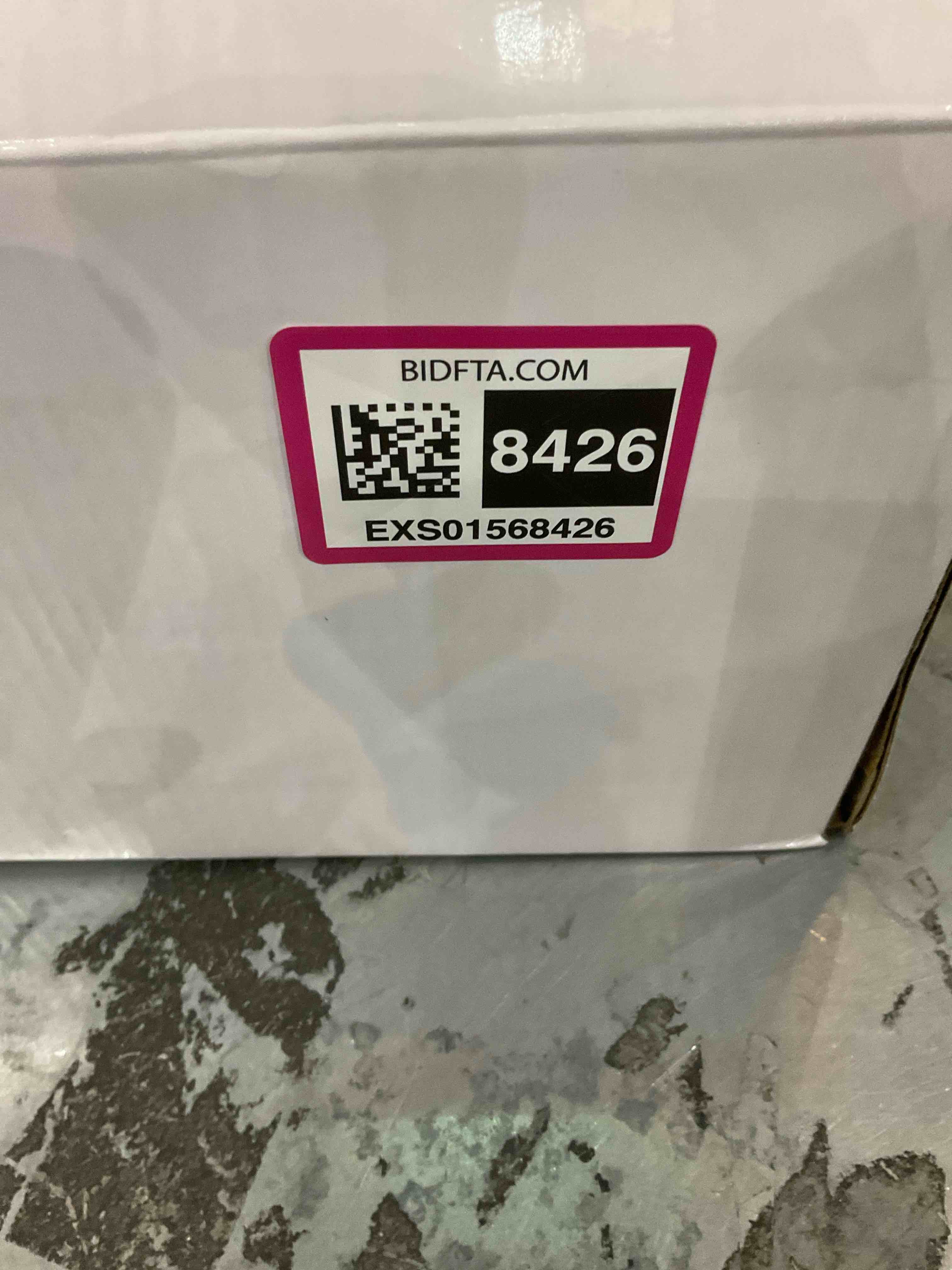 https://s3.amazonaws.com/lotting-images-prod/BargainHunt/EXS01568426_1716294211407.jpeg