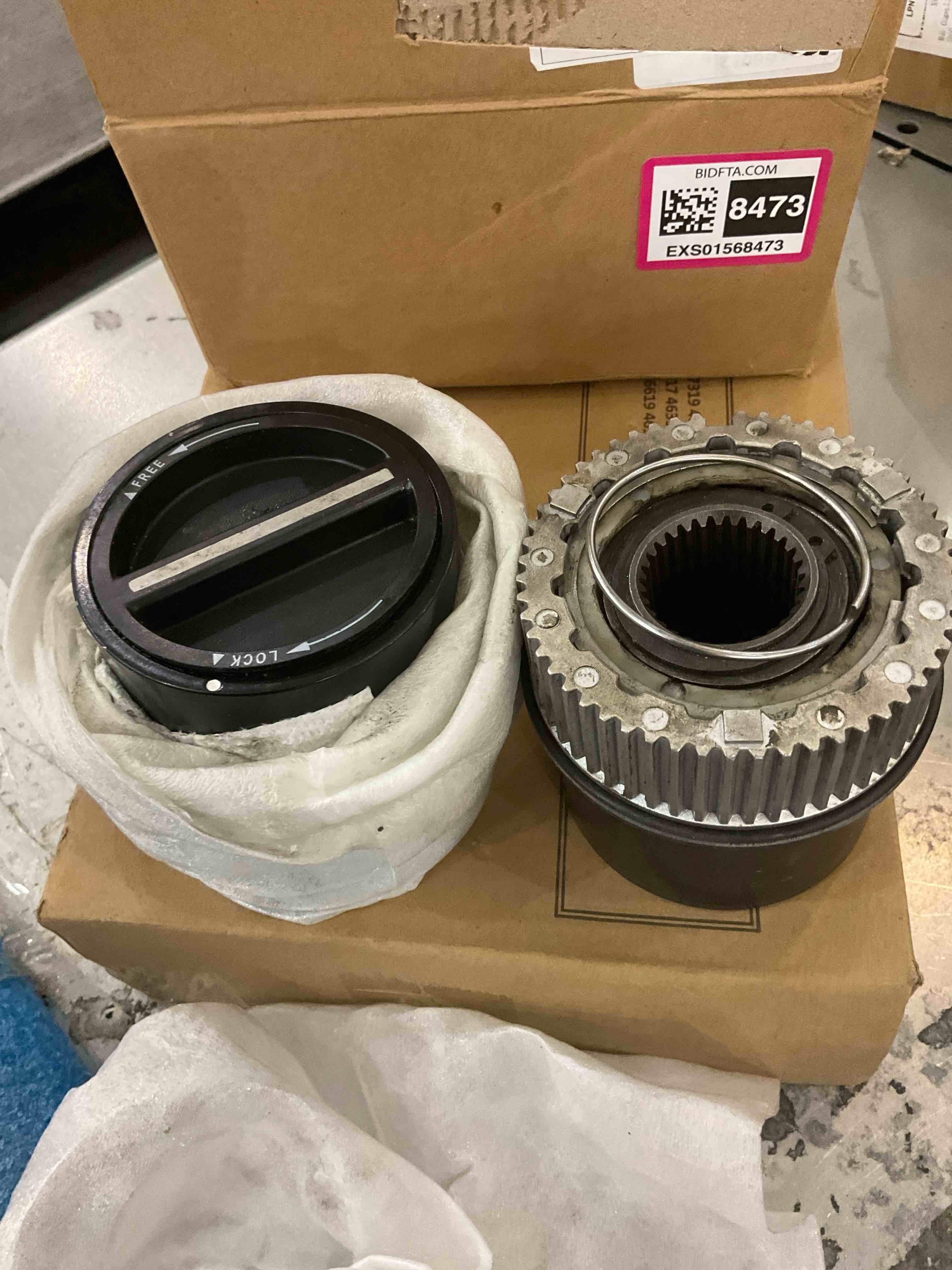 https://s3.amazonaws.com/lotting-images-prod/BargainHunt/EXS01568473_1716304093835.jpeg