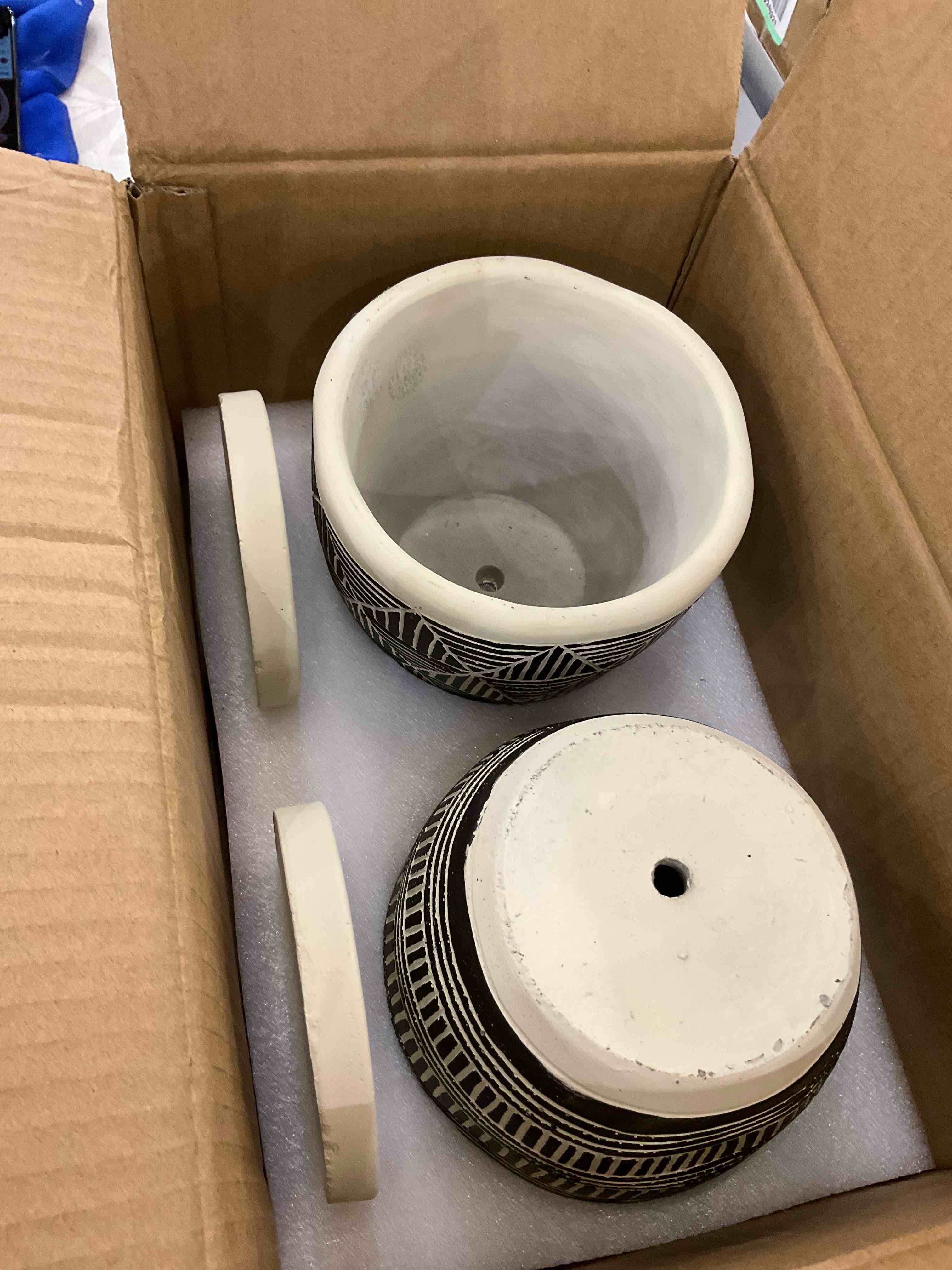 https://s3.amazonaws.com/lotting-images-prod/BargainHunt/EXS01568619_1716300276009.jpeg