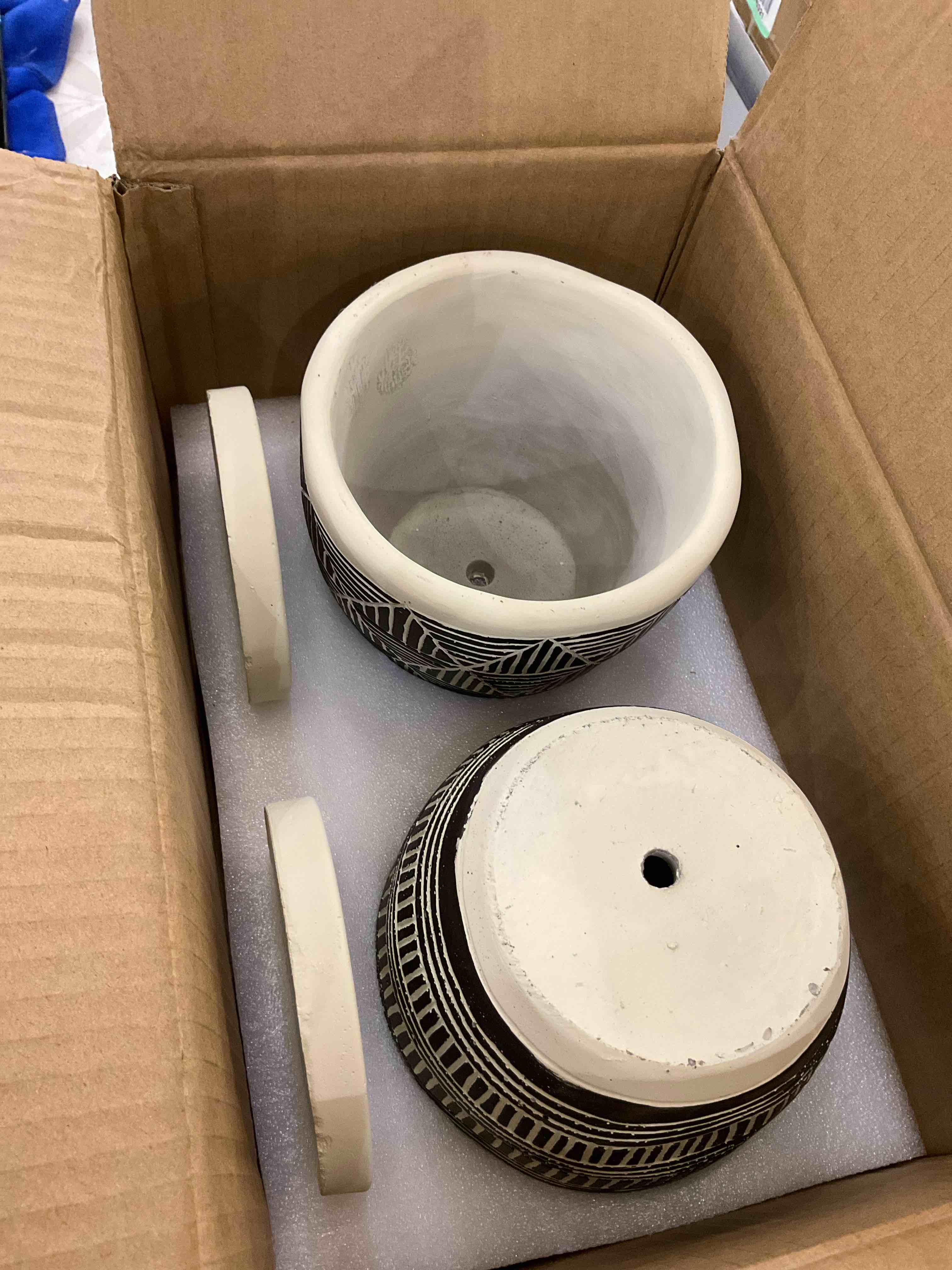 https://s3.amazonaws.com/lotting-images-prod/BargainHunt/EXS01568619_1716300276986.jpeg