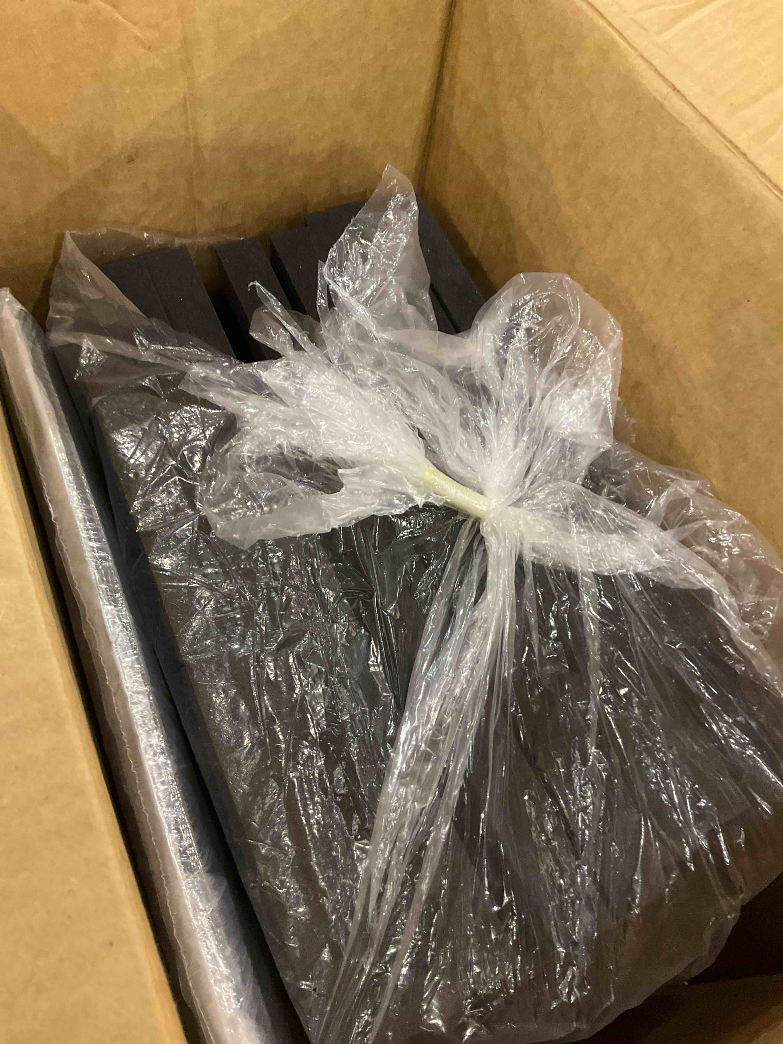 https://s3.amazonaws.com/lotting-images-prod/BargainHunt/EXS01568736_1716464450877.jpeg
