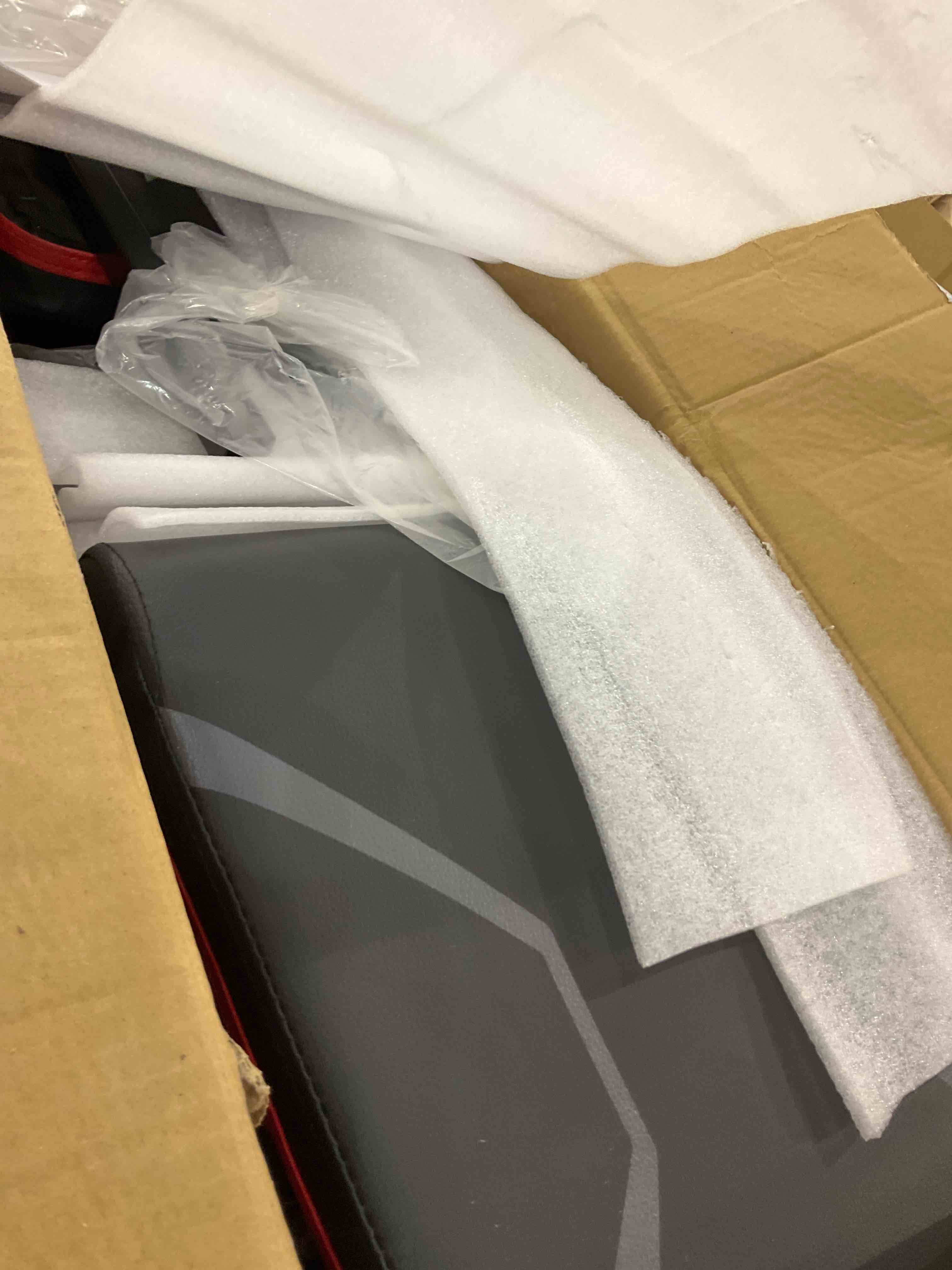 https://s3.amazonaws.com/lotting-images-prod/BargainHunt/EXS01568741_1716465098382.jpeg