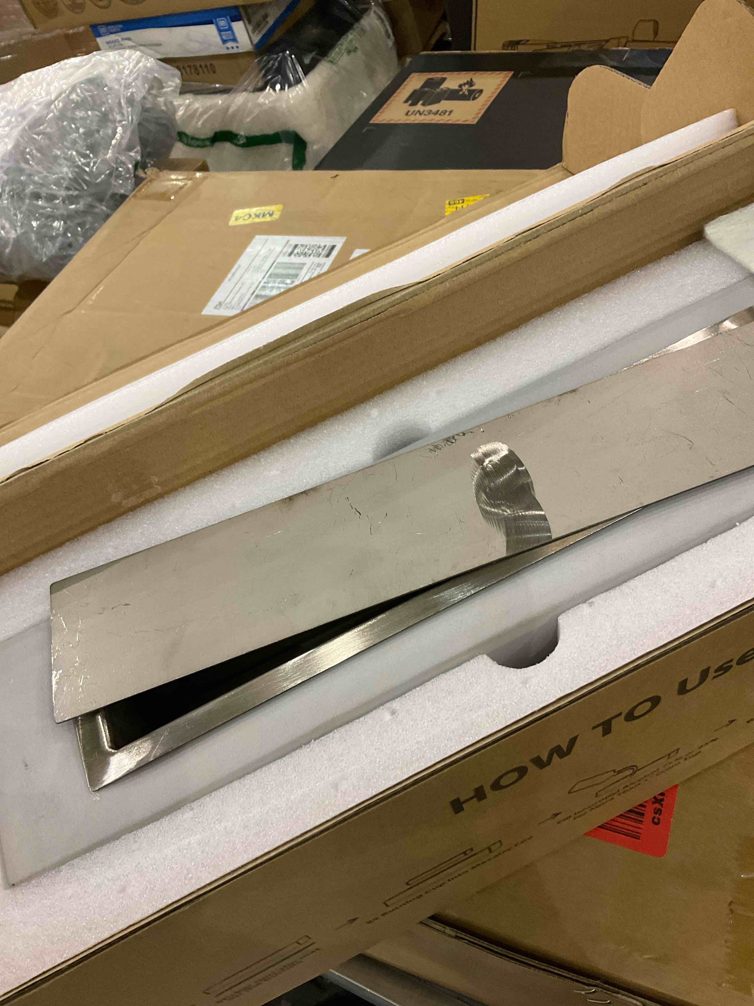 https://s3.amazonaws.com/lotting-images-prod/BargainHunt/EXS01568742_1716465163422.jpeg