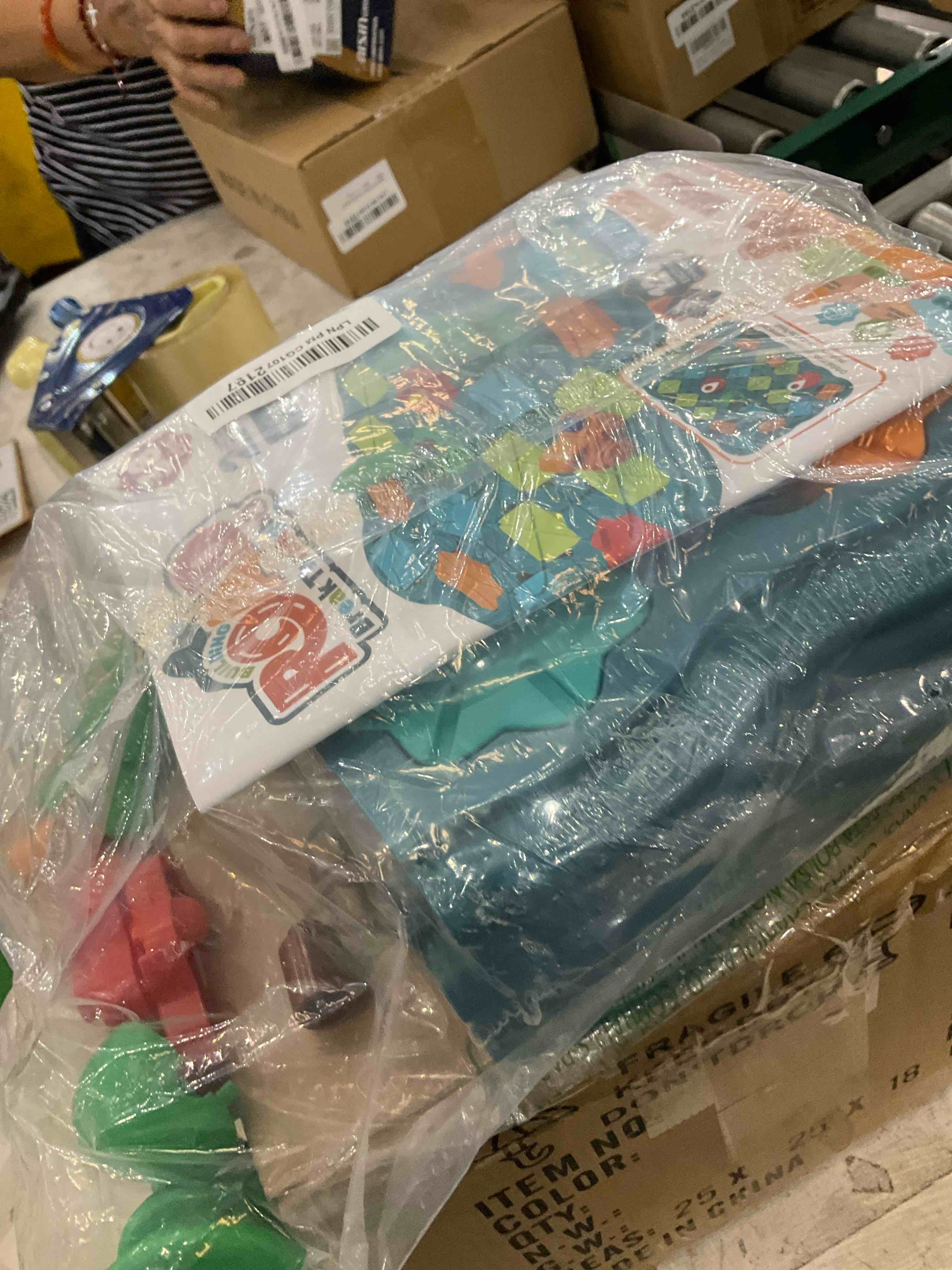 https://s3.amazonaws.com/lotting-images-prod/BargainHunt/EXS01568798_1716474076401.jpeg