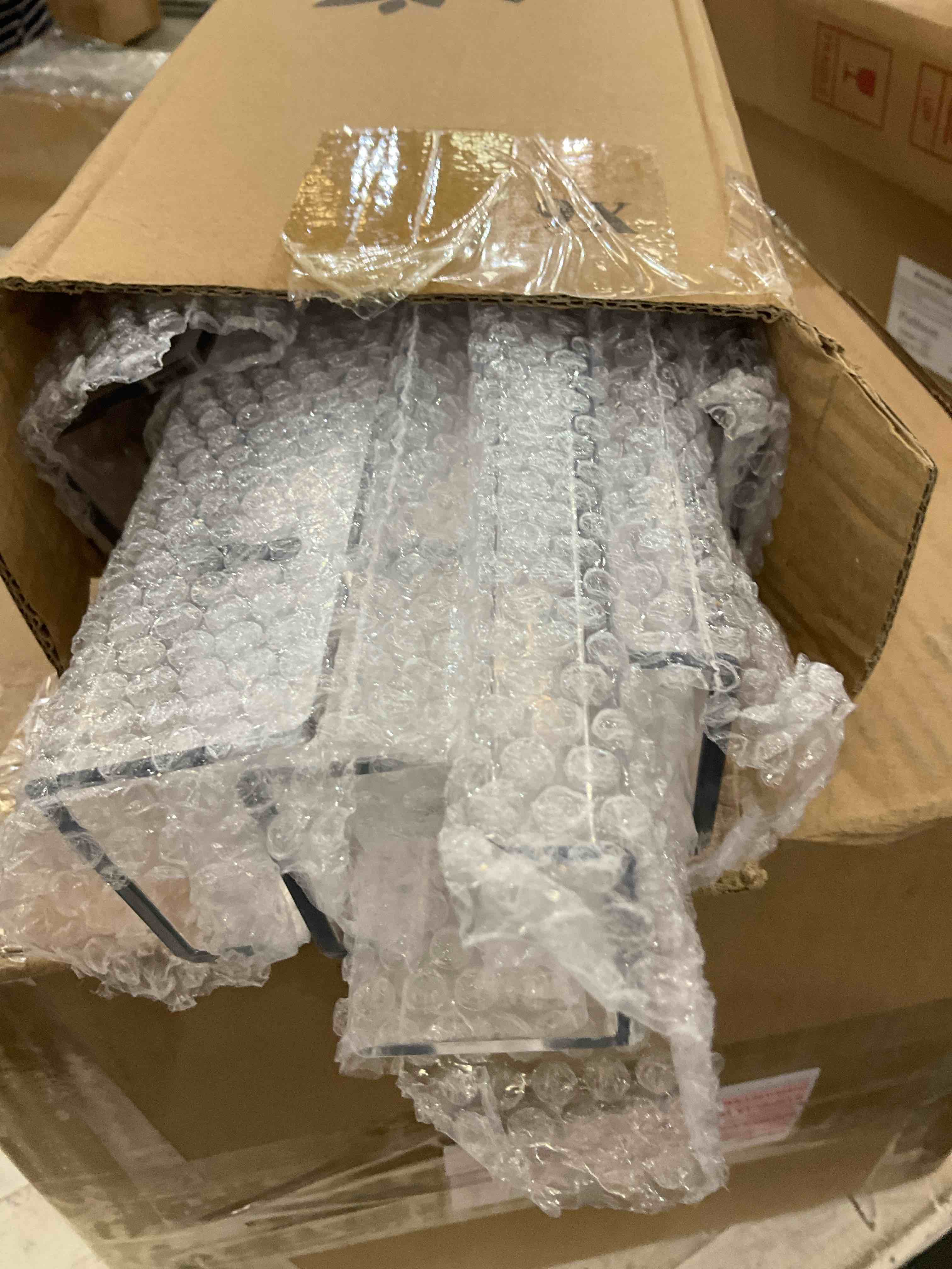 https://s3.amazonaws.com/lotting-images-prod/BargainHunt/EXS01568807_1716474889464.jpeg