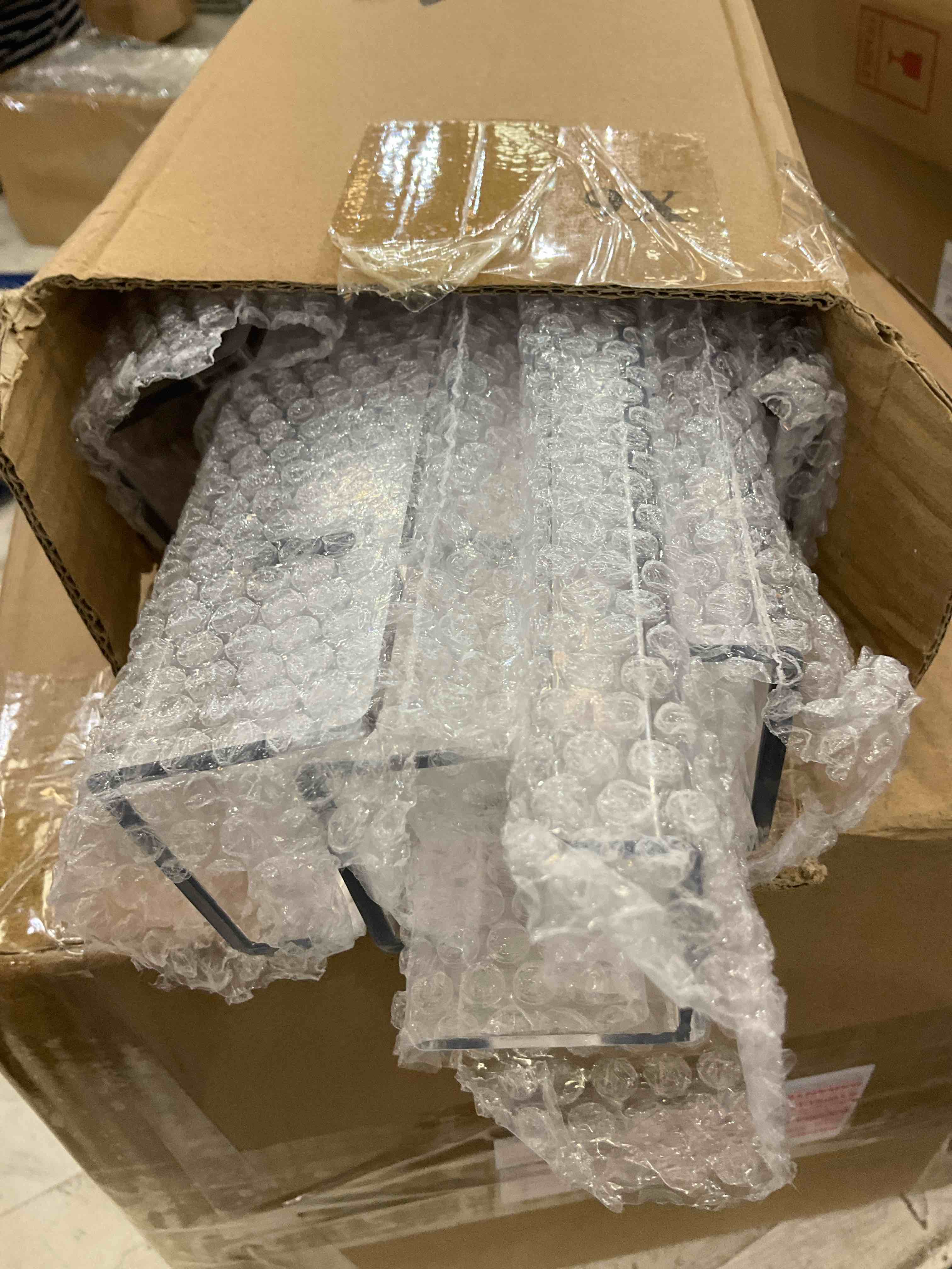 https://s3.amazonaws.com/lotting-images-prod/BargainHunt/EXS01568807_1716474890373.jpeg