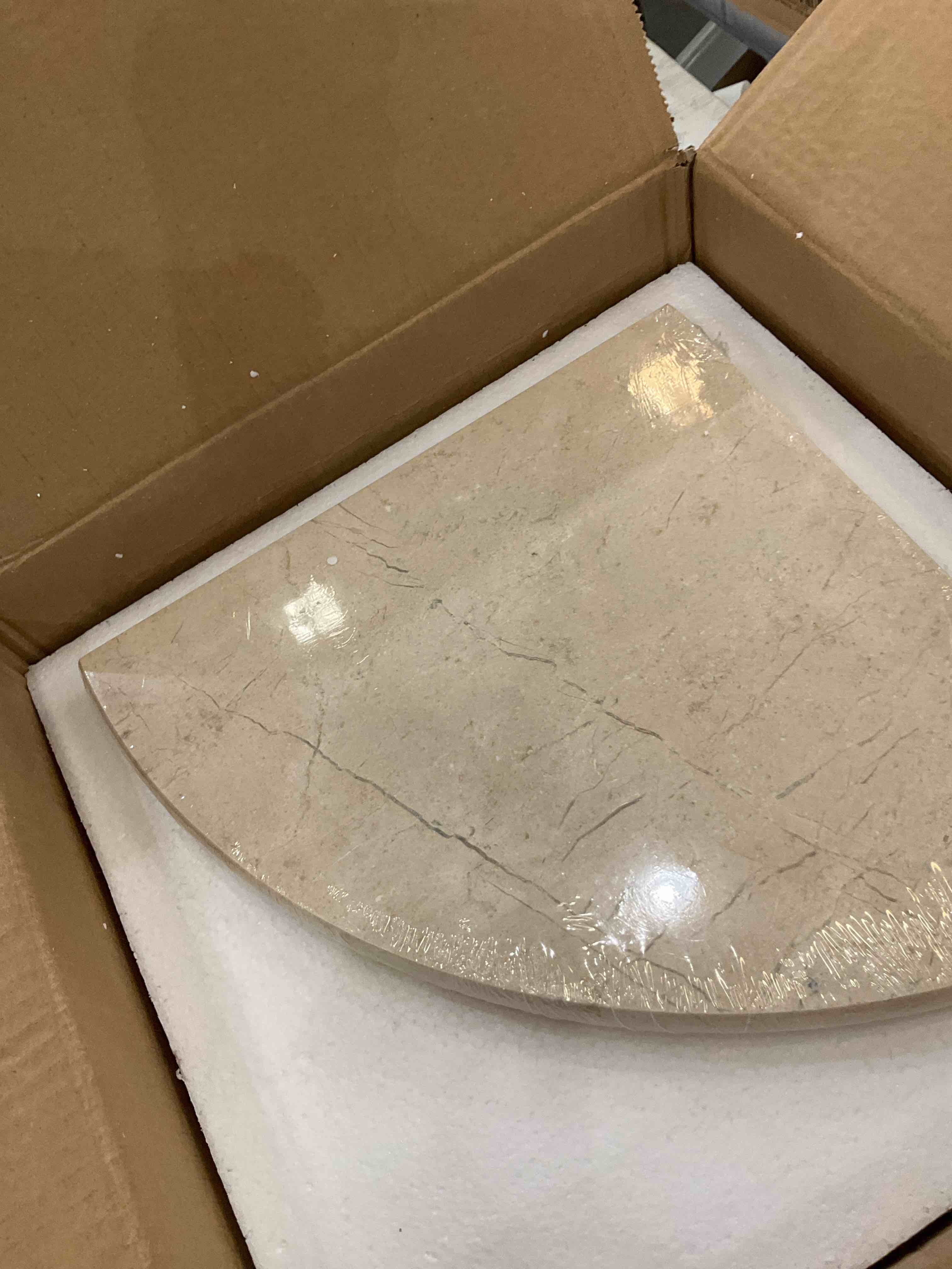 https://s3.amazonaws.com/lotting-images-prod/BargainHunt/EXS01568812_1716475549823.jpeg
