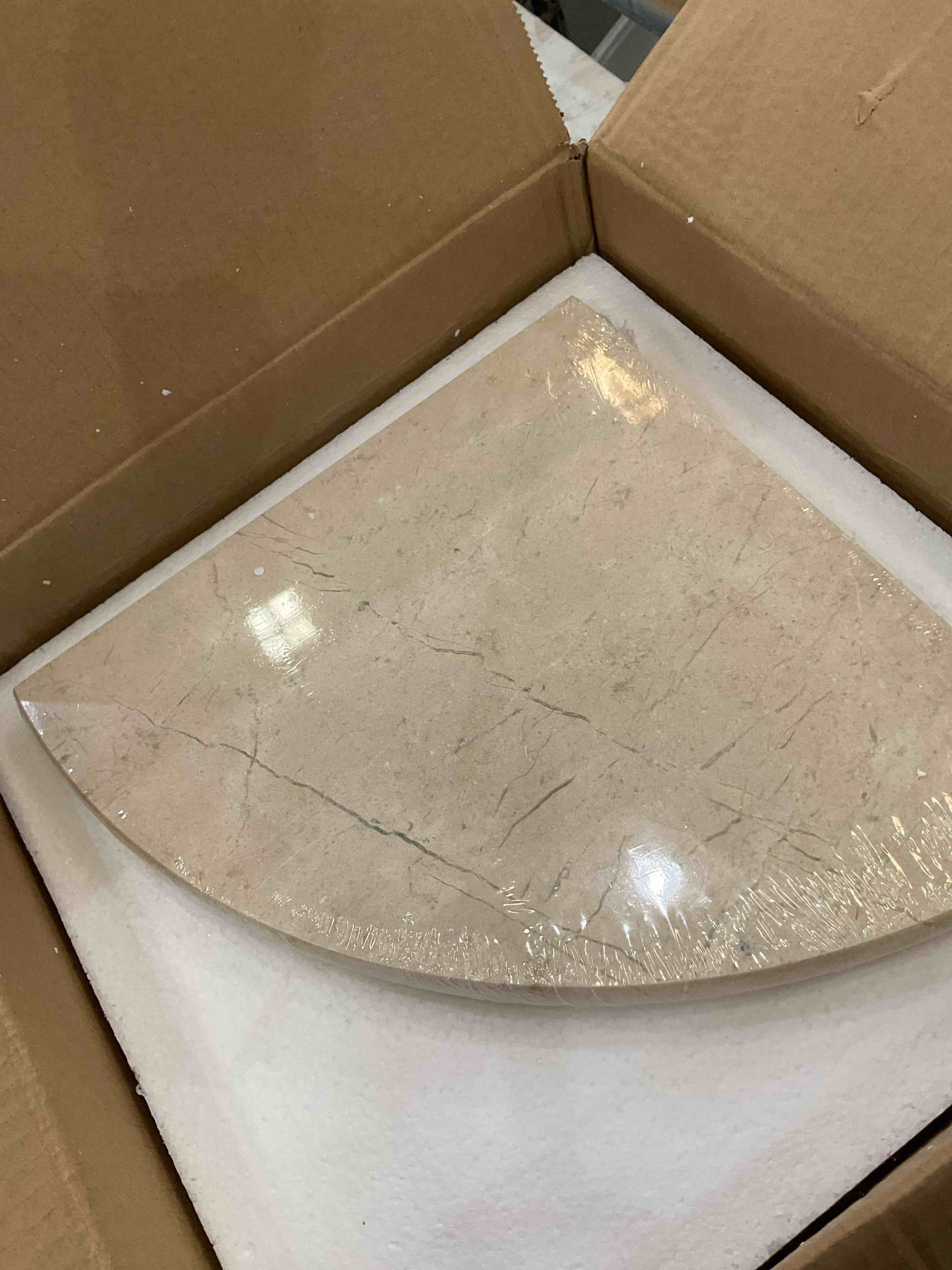 https://s3.amazonaws.com/lotting-images-prod/BargainHunt/EXS01568812_1716475550887.jpeg